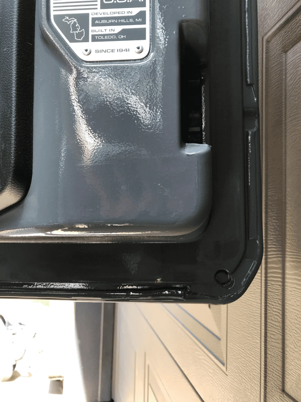 Jeep Wrangler JL Anyone have this happen?? JL crack 2