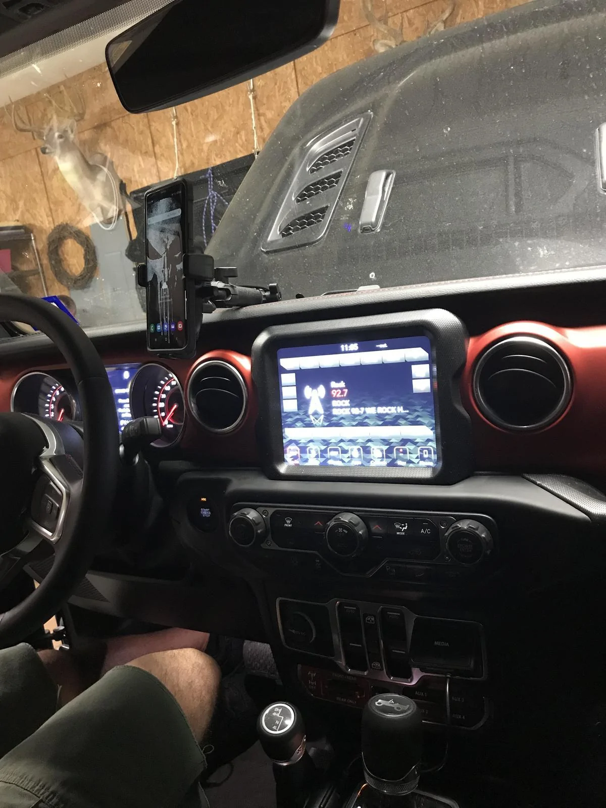 Jeep Wrangler JL Custom wireless phone mount tULeQZS