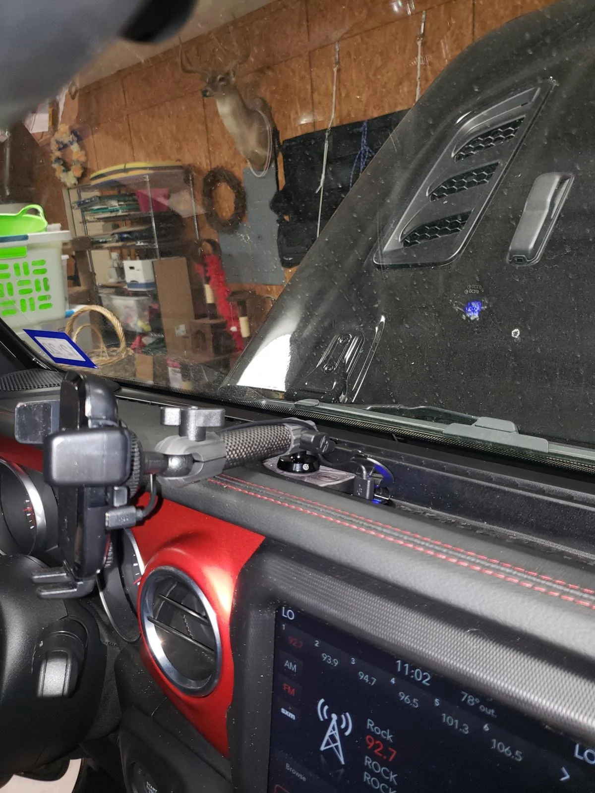 Jeep Wrangler JL How does everyone mount their cell phones? iydTYOY