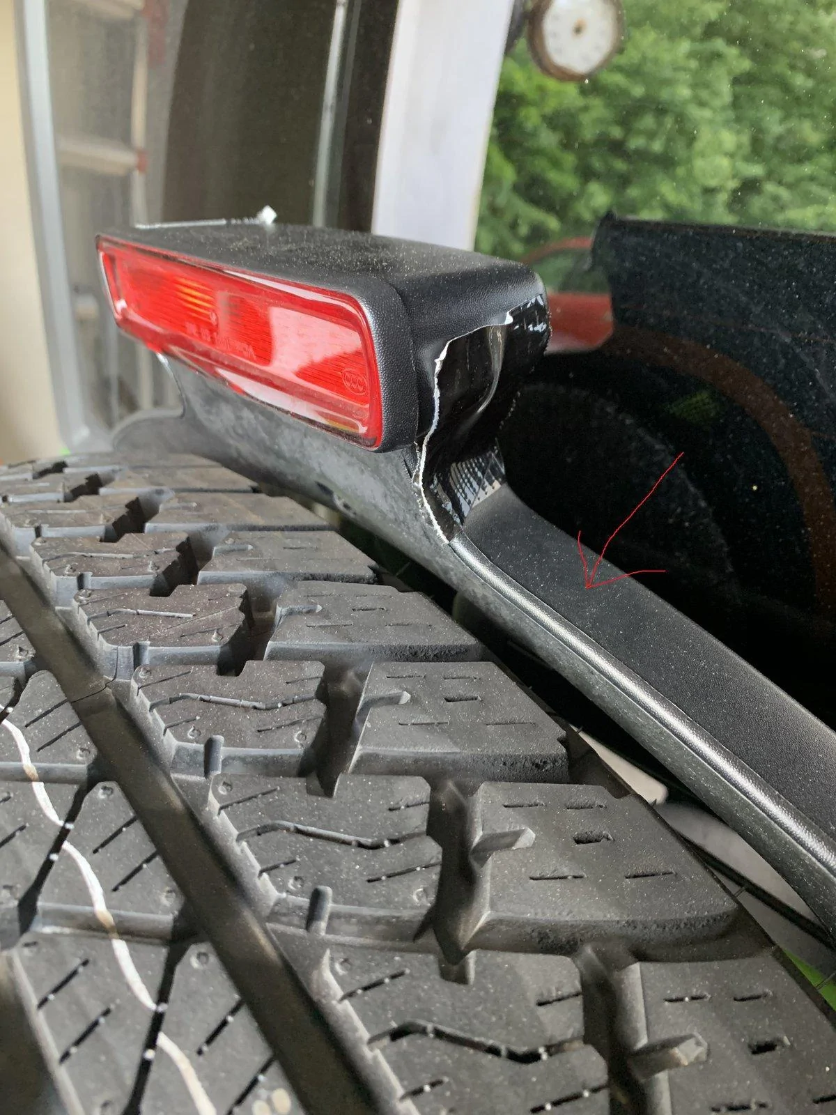 Jeep Wrangler JL Looking for help to replace stop light due to my stupidity IMG_1278
