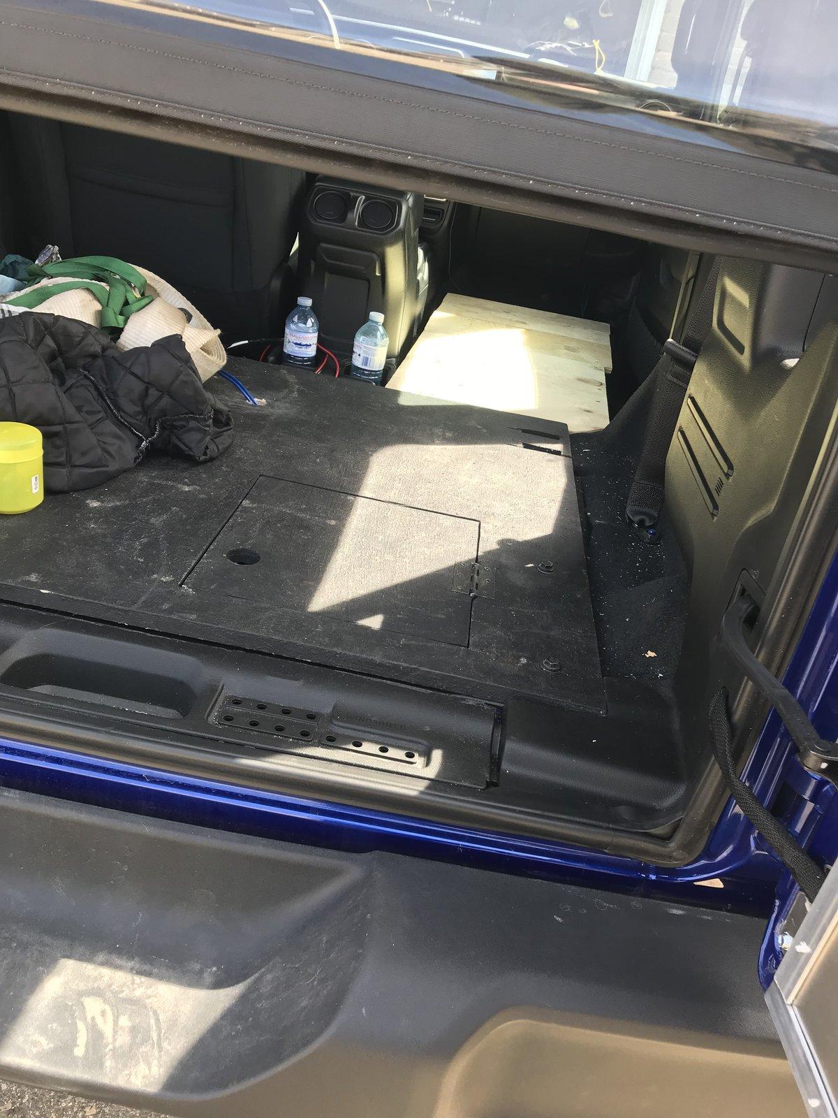 Jeep Wrangler JL Sleeping inside Jeep????? 782D2913-3341-4708-8C7C-F1E22D74F4CD