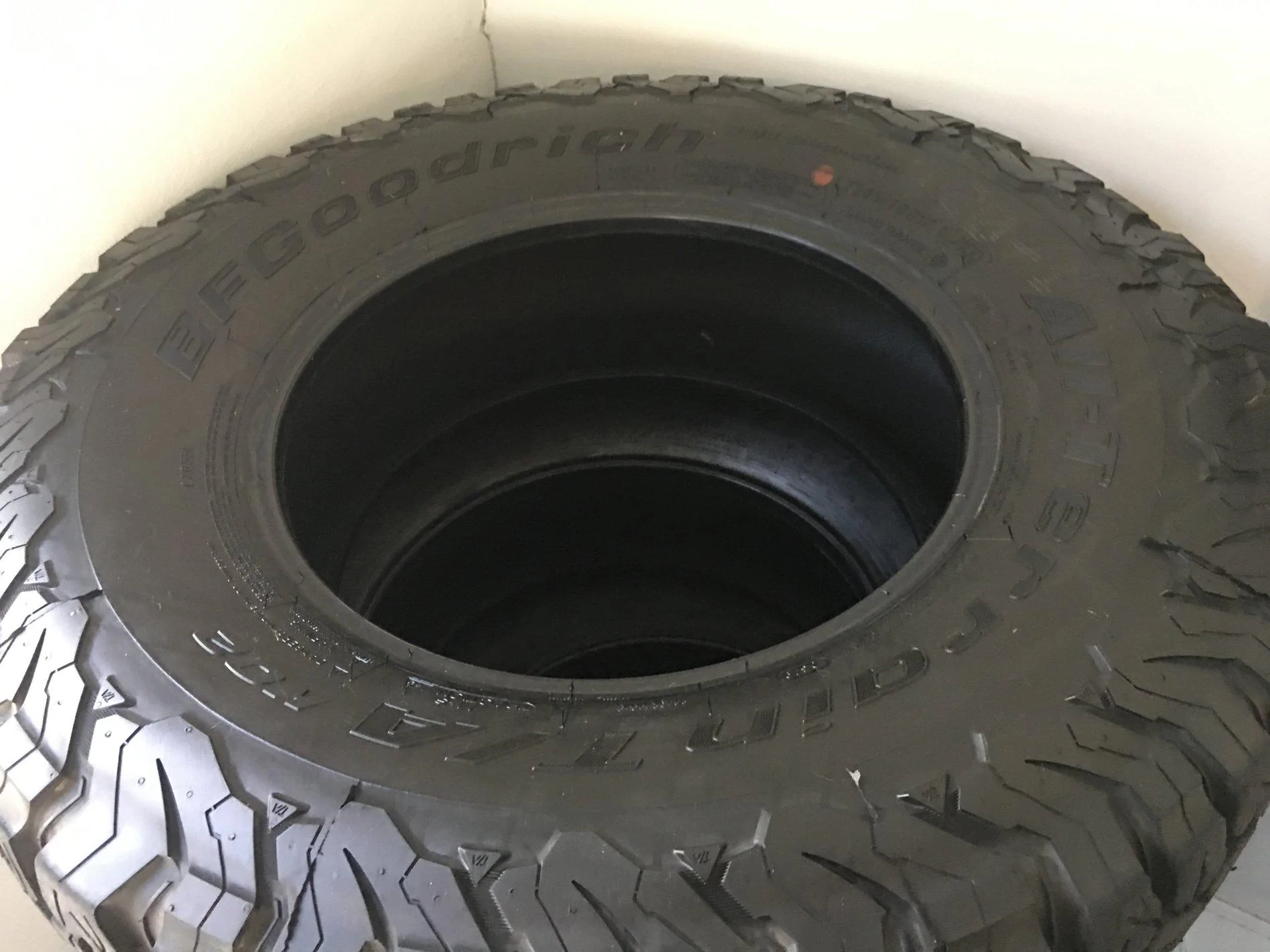 Jeep Wrangler JL Rubicon take-off Tires Only 0E2AF8E7-1BBC-4224-ADCA-F85BD1F1ADA2