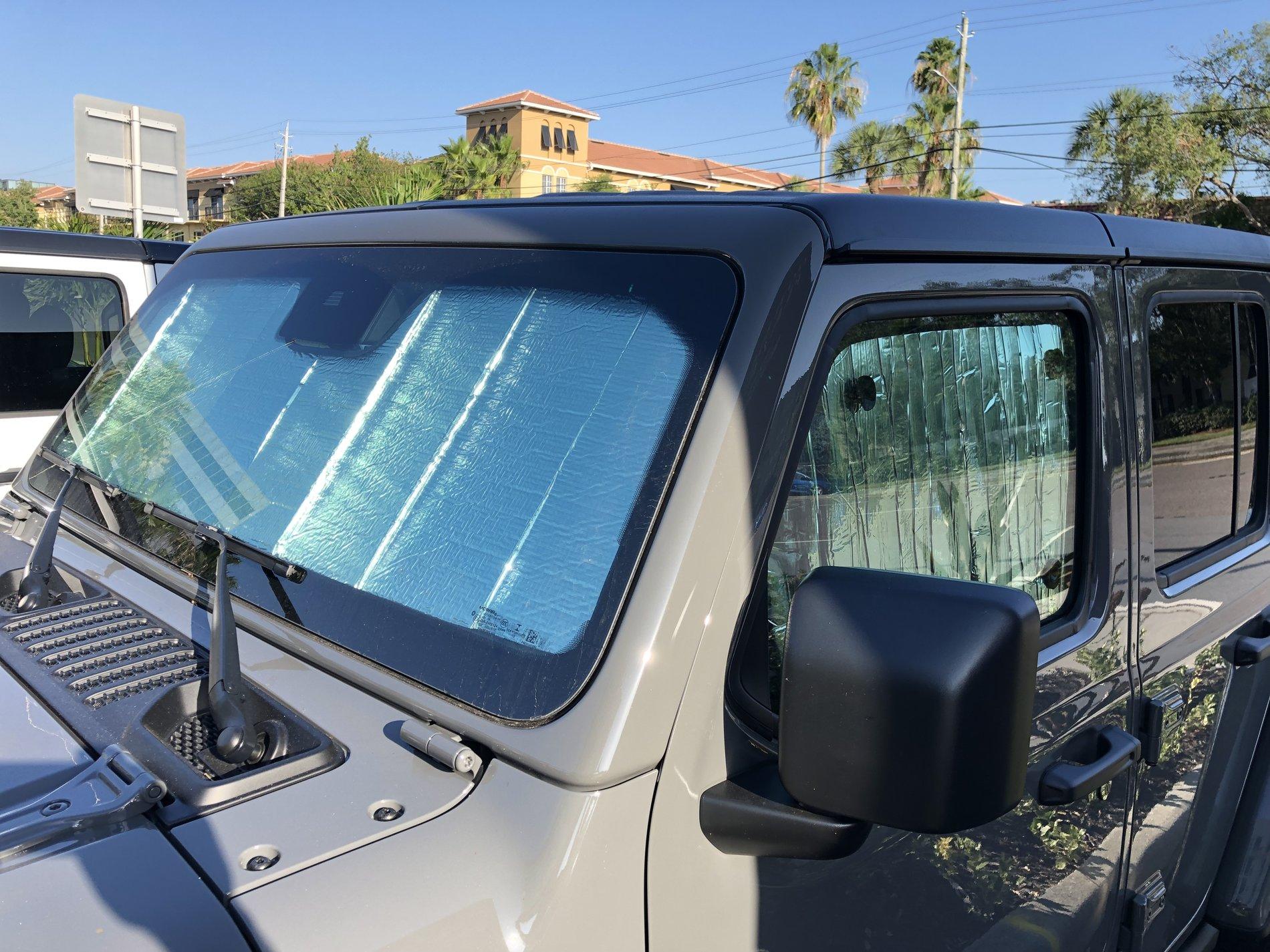 Jeep Wrangler JL Front windshield sun blocker 3E0CEC2E-6B3E-4E42-9606-7D3FD0134BA7
