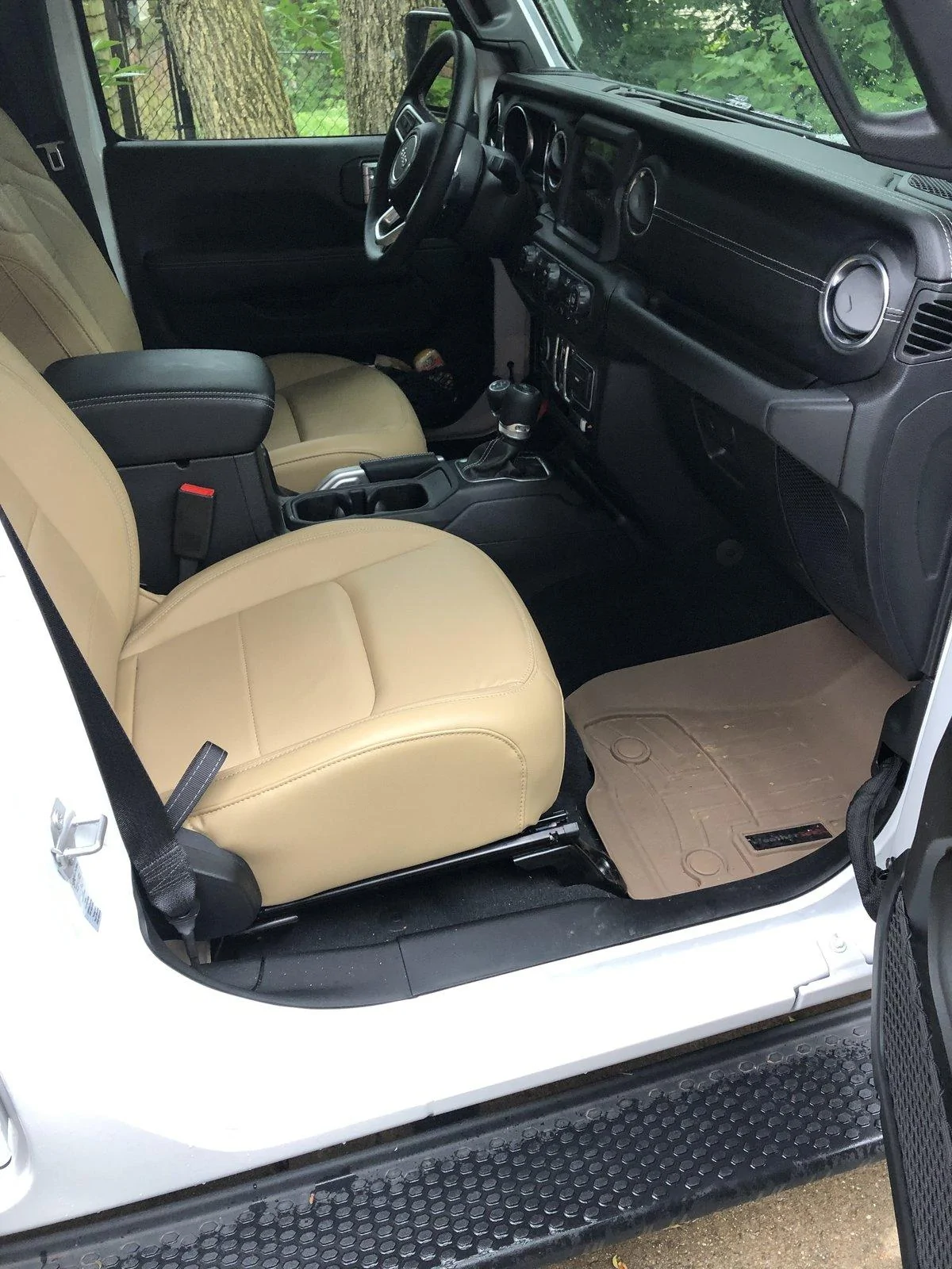 Jeep Wrangler JL Please recommend a cargo mat DDCB12A5-2FB9-4AA9-B9E3-0B8FD0A2EB38