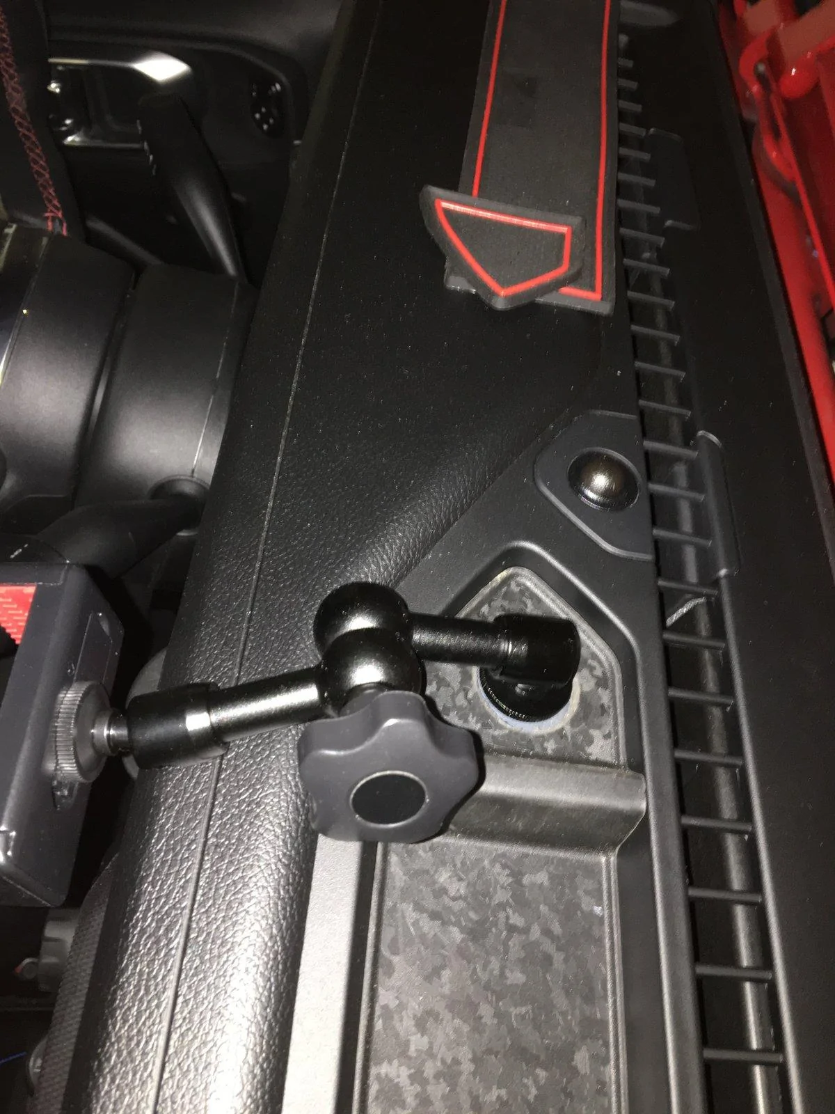 Jeep Wrangler JL How does everyone mount their cell phones? 6AB5FEA8-7605-4445-A94A-A7B670F33586