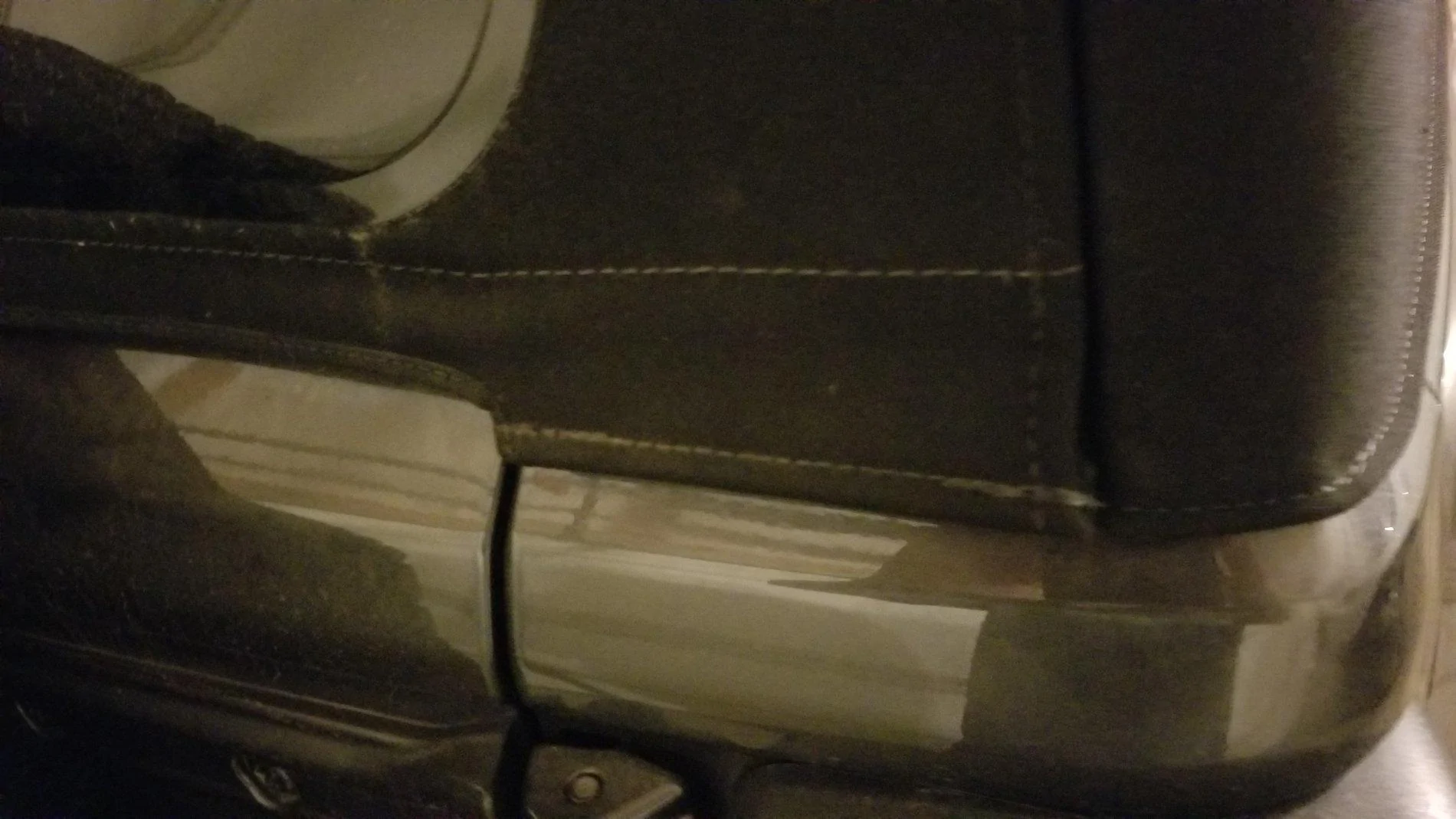 Jeep Wrangler JL Premium JLU soft top rear window slight sag at bottom 20190602_212956