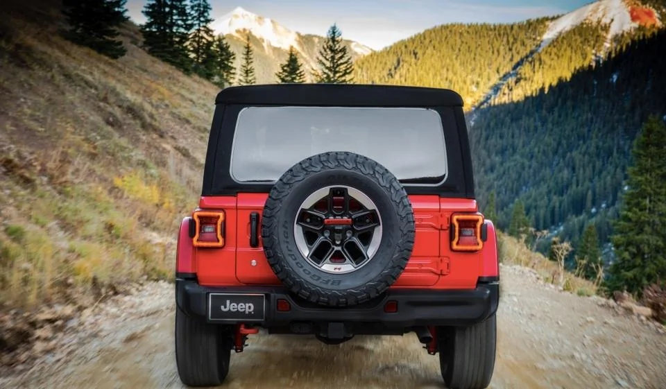 Jeep Wrangler JL Licence plate relocation p_7034ab4i1-jpg