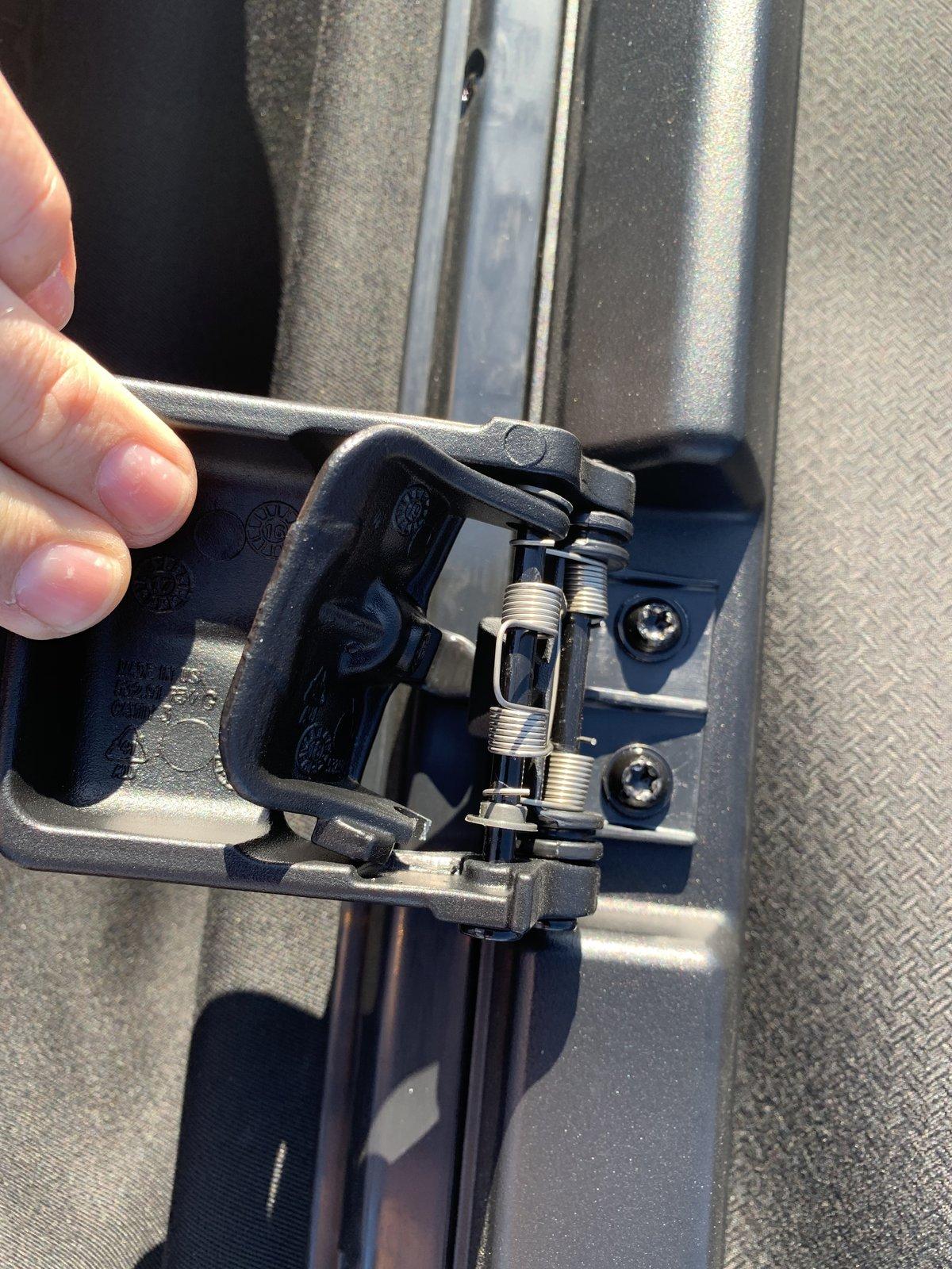 Jeep Wrangler JL JL Softtop installation and removal problem FCE66702-D183-4944-ADDB-412A5A8030AD