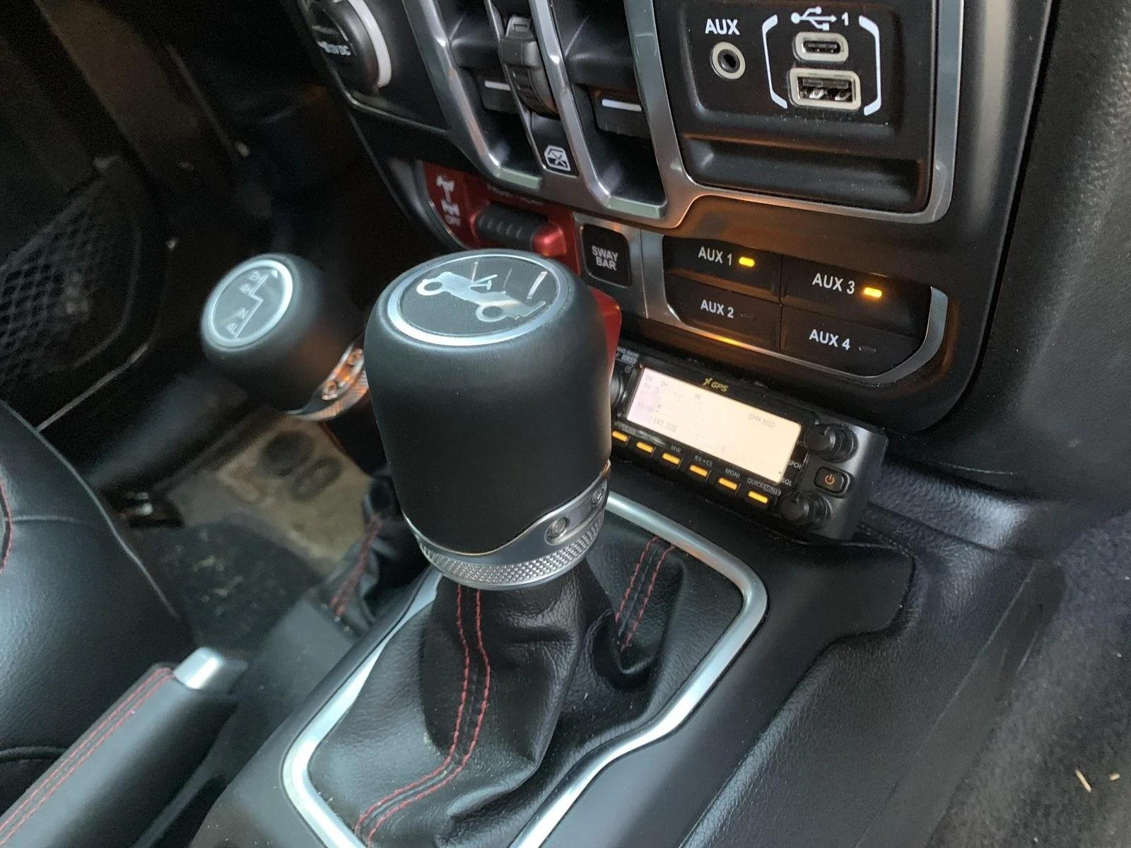 Jeep Wrangler JL Ideal Ham Radio/CB Mount Location (For Icom ID4100 at least..) 20190216_182947926_ios-jpg