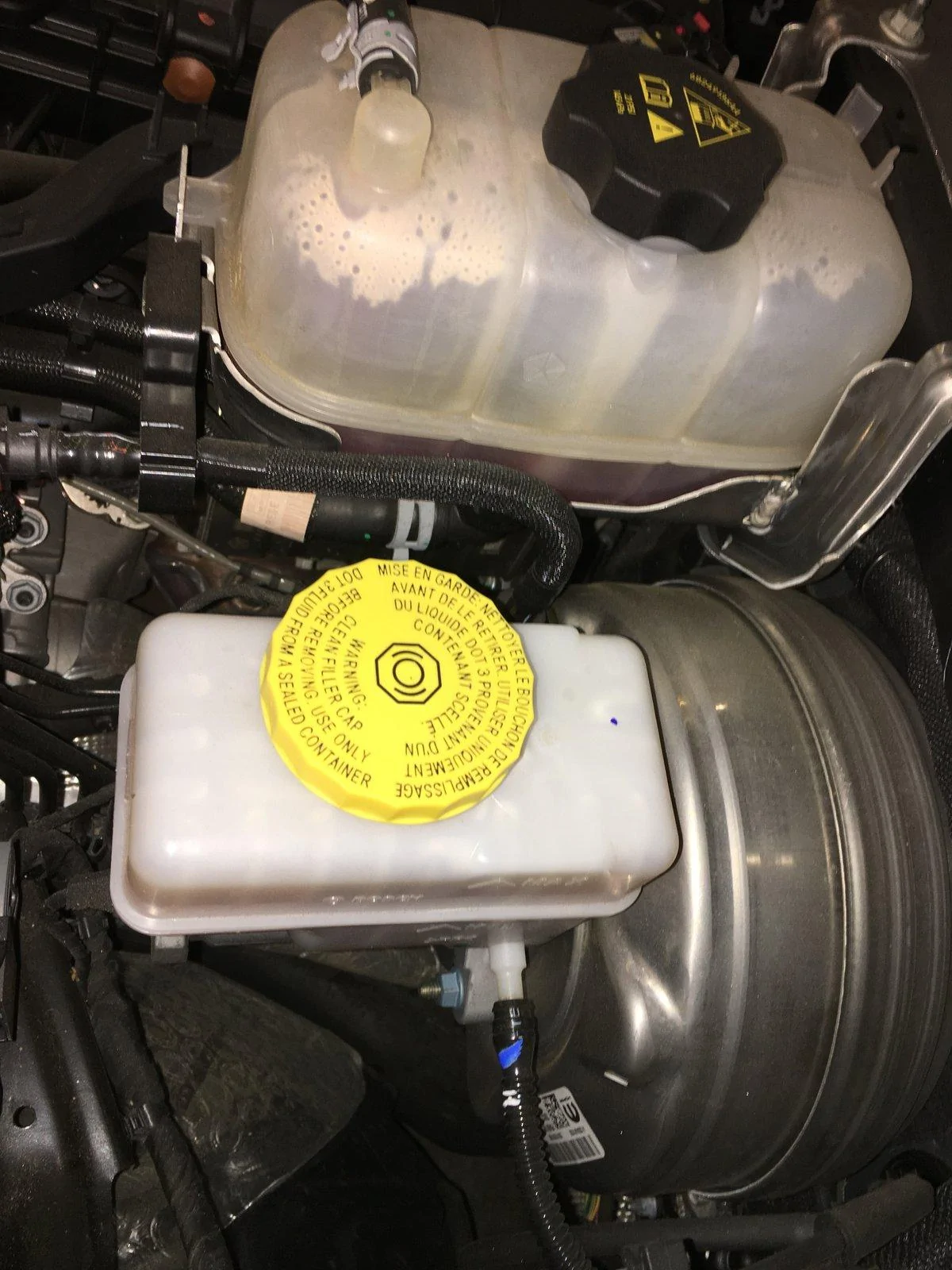 Jeep Wrangler JL Request - Brake Fluid Reservoir Pic C9F89A26-FA2F-4241-9EC8-887A186814D8