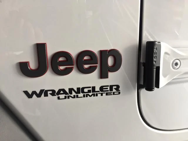 Jeep Wrangler JL Damon's white JLU Rubicon build plasti_door_hing