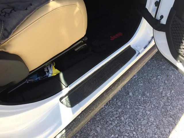 Mopar_doorsill_front.webp