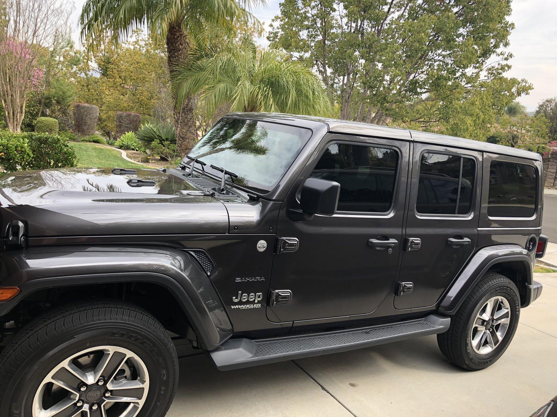 Jeep Wrangler JL Installing tint 78677A9C-1FBE-4EB4-809D-21E686E9351F
