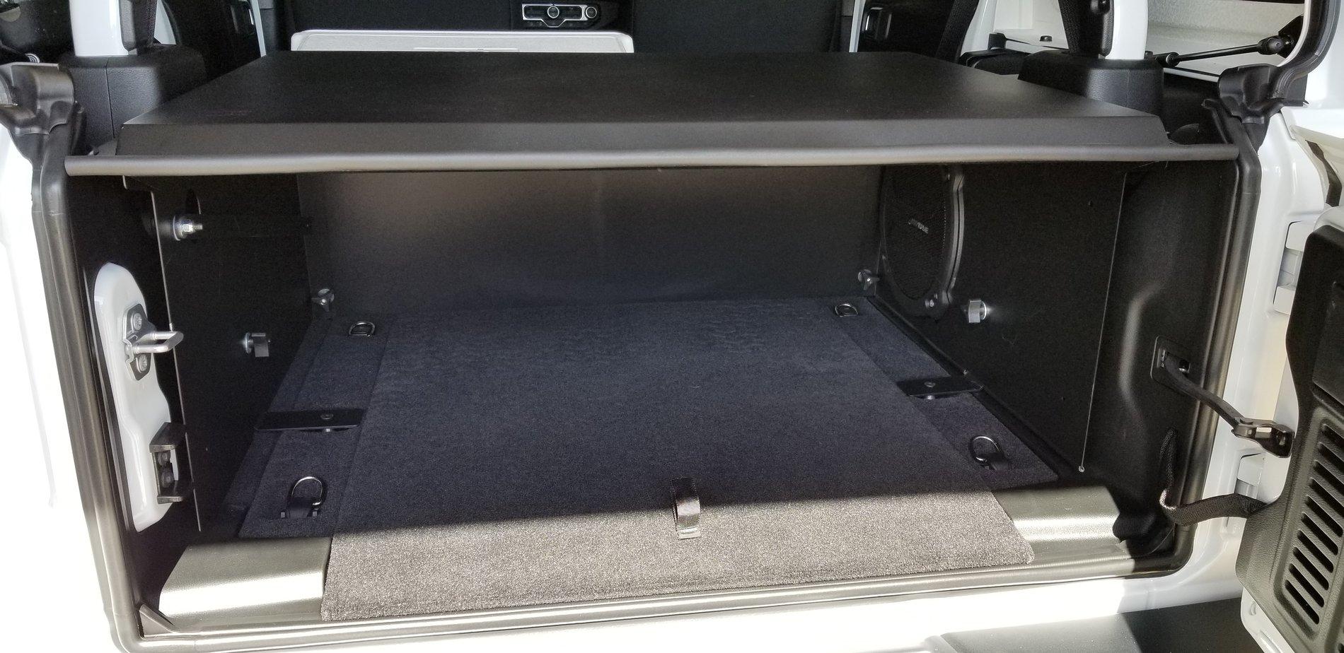 Jeep Wrangler JL Rear Passenger Window Vandalized 20190223_123049