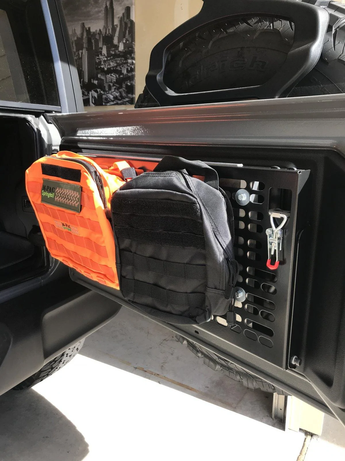 Jeep Wrangler JL Springtail folding tailgate table IMG_6731