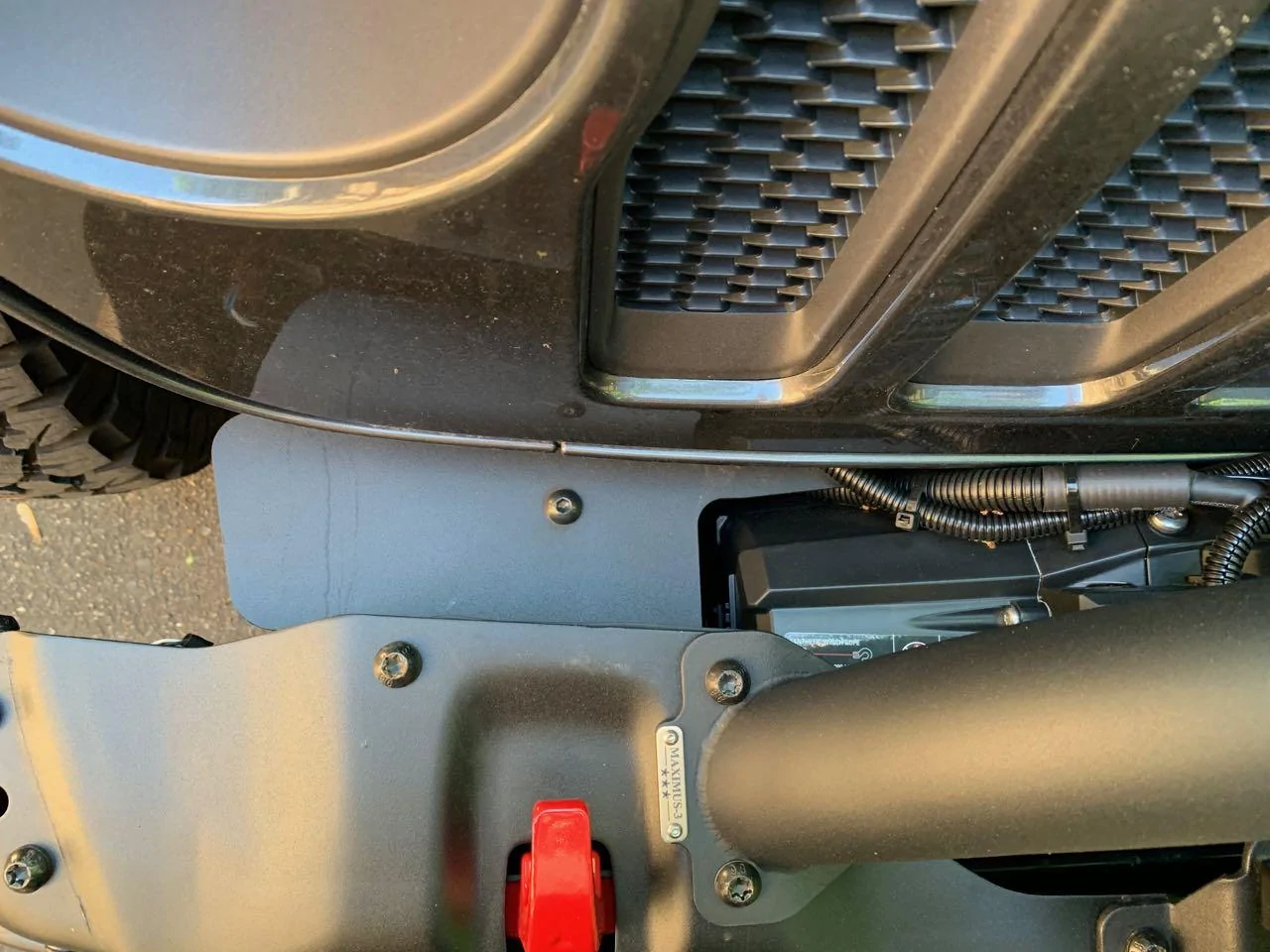 Jeep Wrangler JL Steel bumper gap with winch IMG_2912