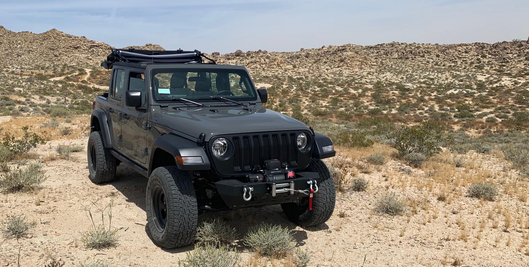 Jeep Wrangler JL Grille Inserts or Black Grille on Sting-Gray? jeep grill