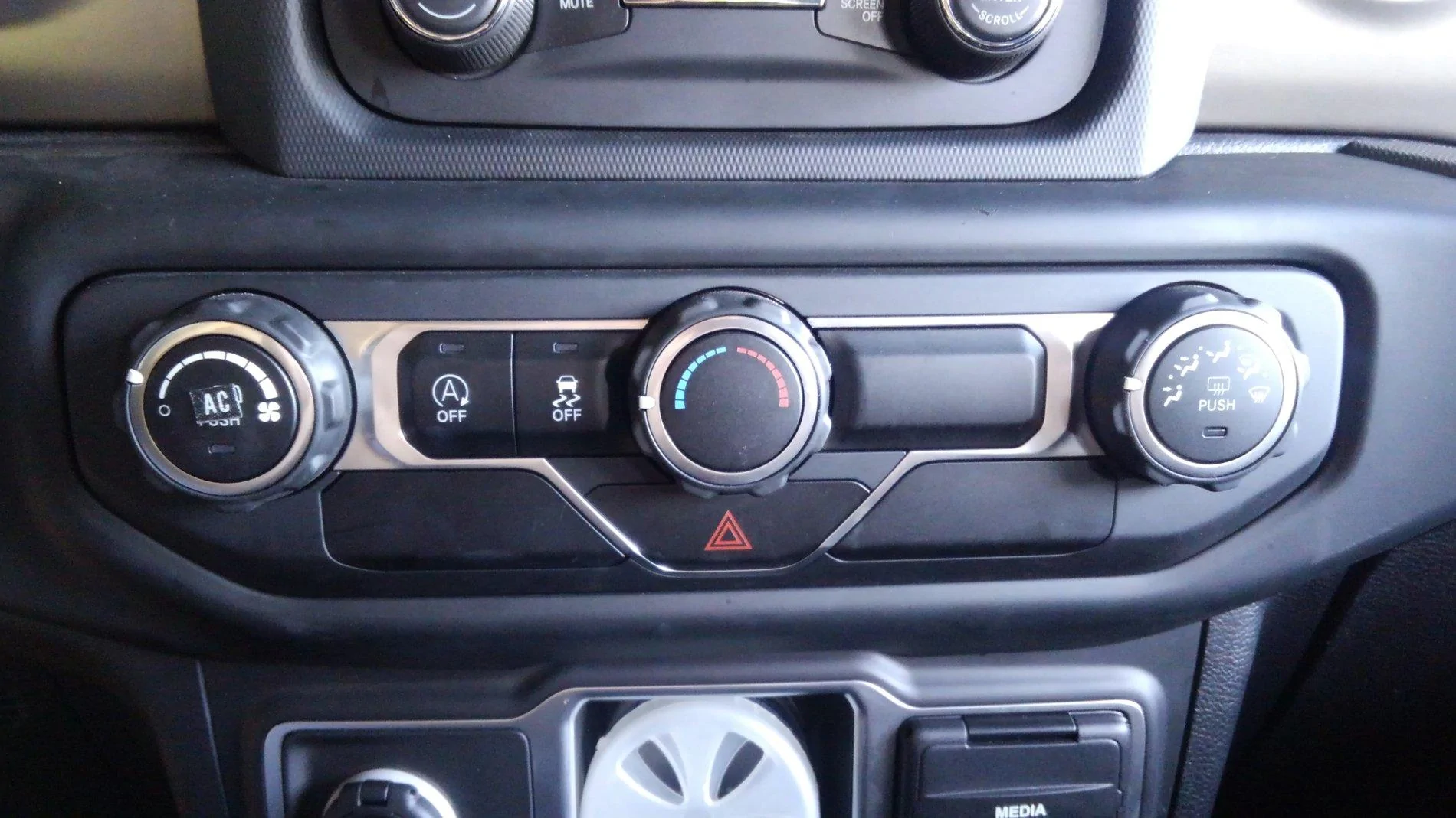 Jeep Wrangler JL Dealer Installed A/C 1560603862651950442061
