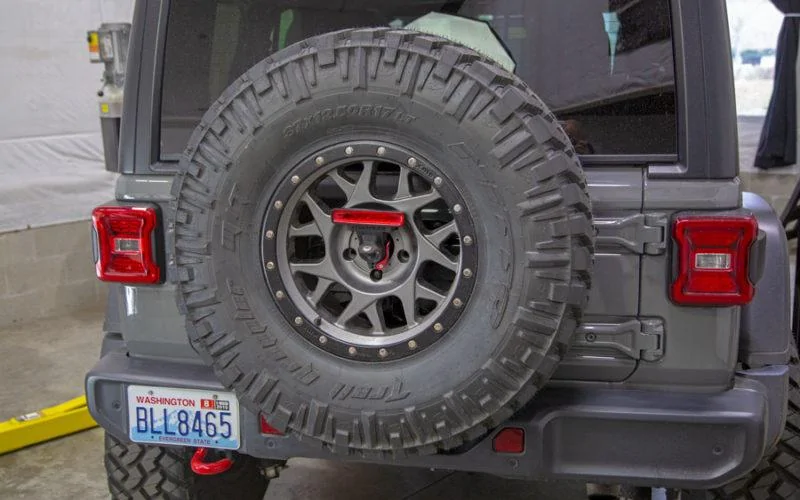 Jeep Wrangler JL Malo's Sting Gray 2018 JLUR Build! teraflex-4838910-tire-carrier-installed-jl-800x500