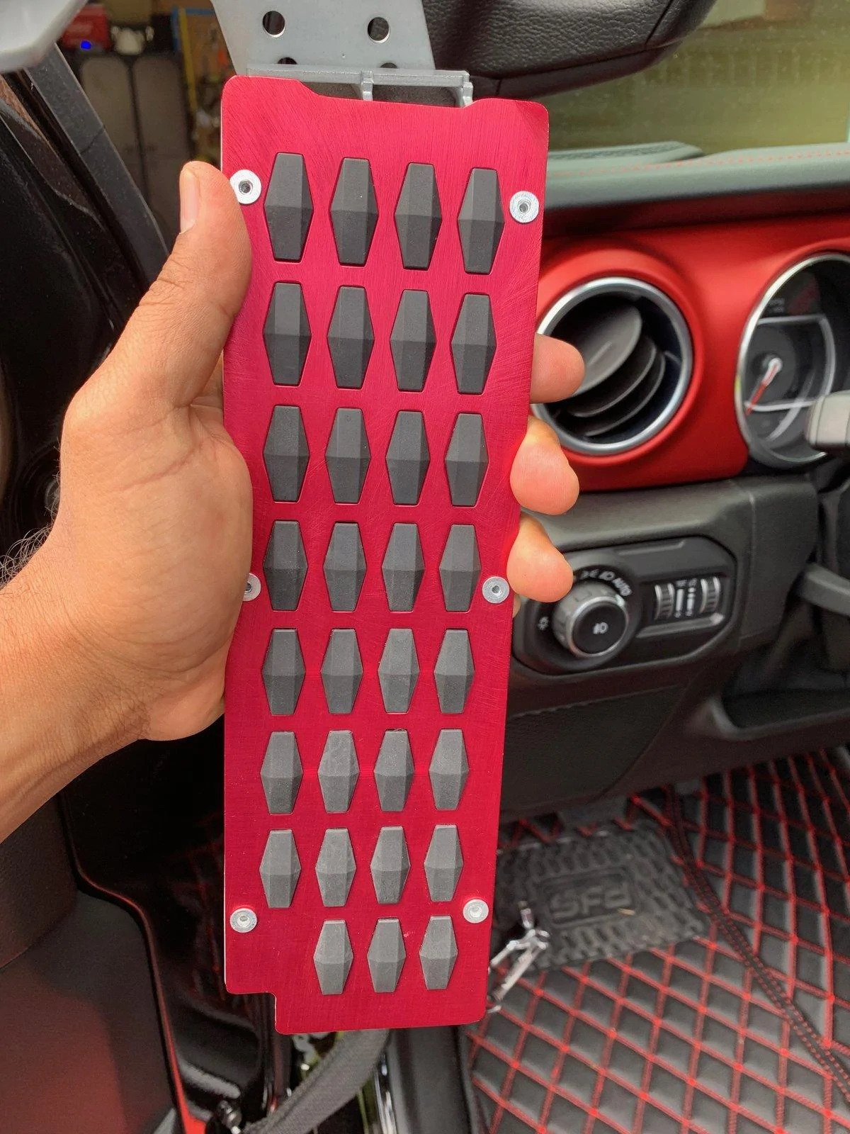 Jeep Wrangler JL Another dead pedal option. . . IMG_2536