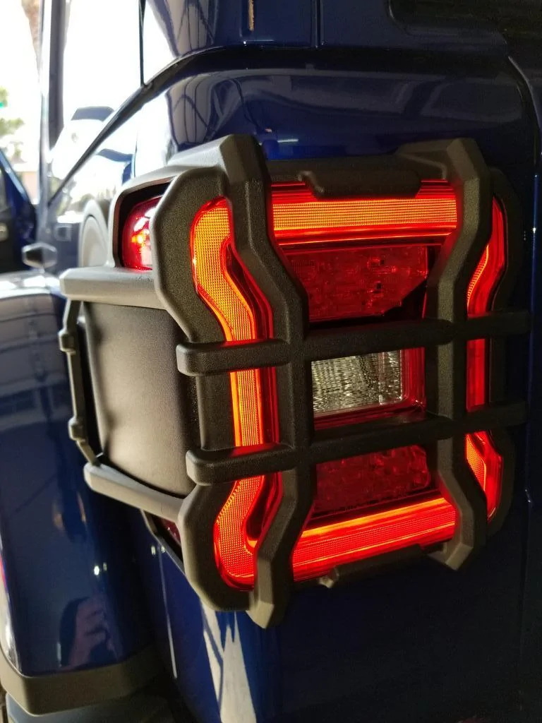 Jeep Wrangler JL Rugged Ridge LED light guards. HTwBnT7