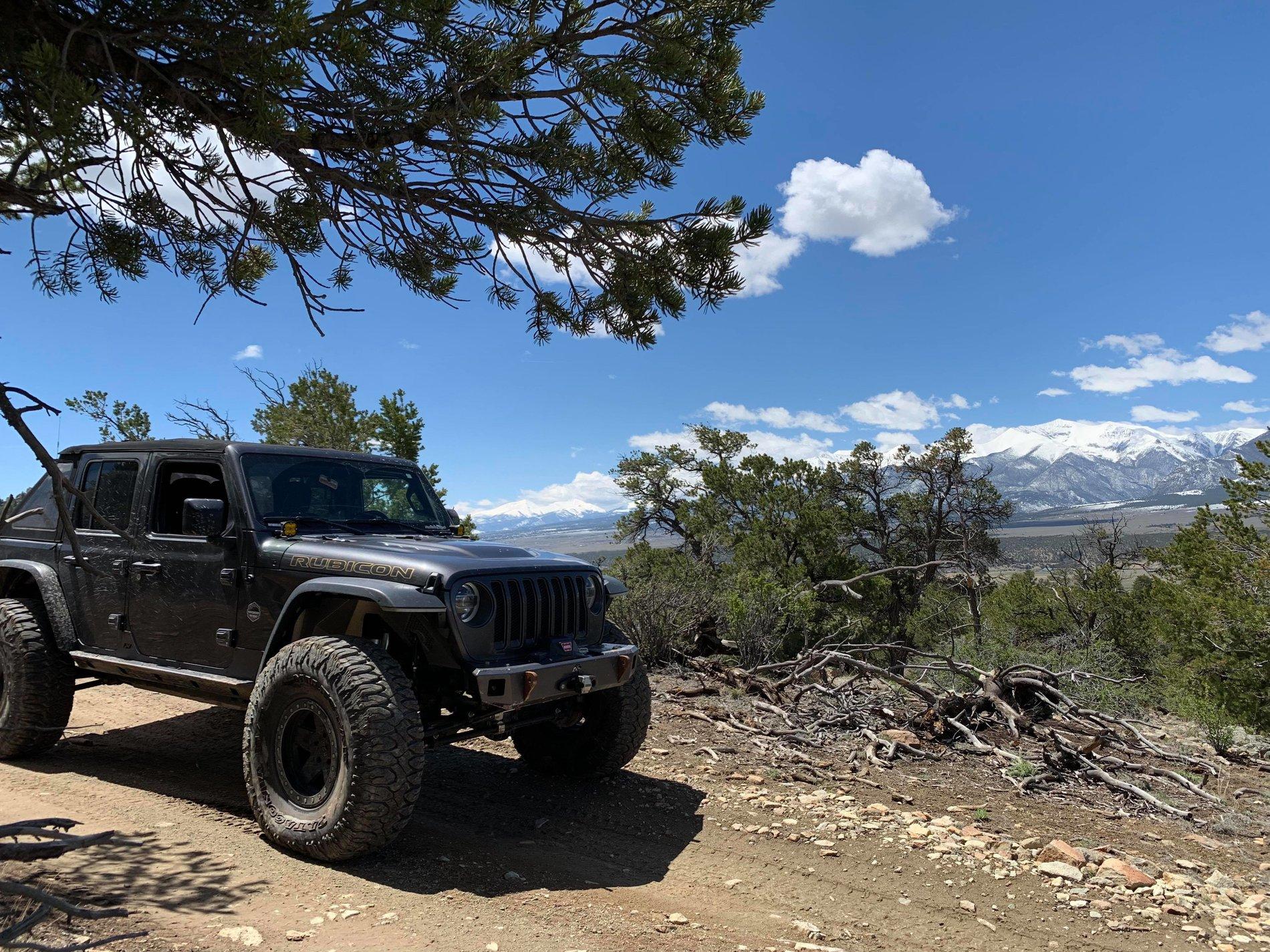 Jeep Wrangler JL Aluminum front bumper options 60146701_434702900627659_8358009716680425472_n