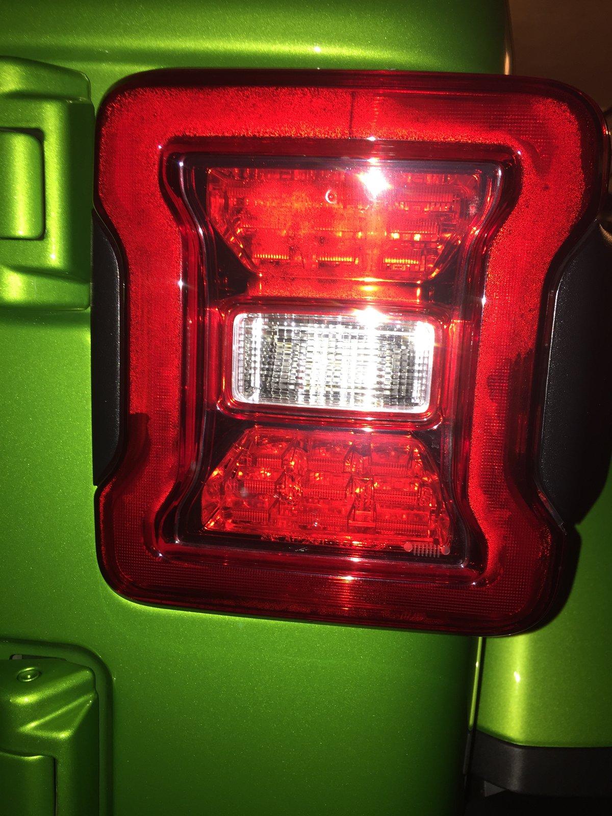 Jeep Wrangler JL Tail light condensation E54E357D-8320-4894-9D88-591ADD51EDCA