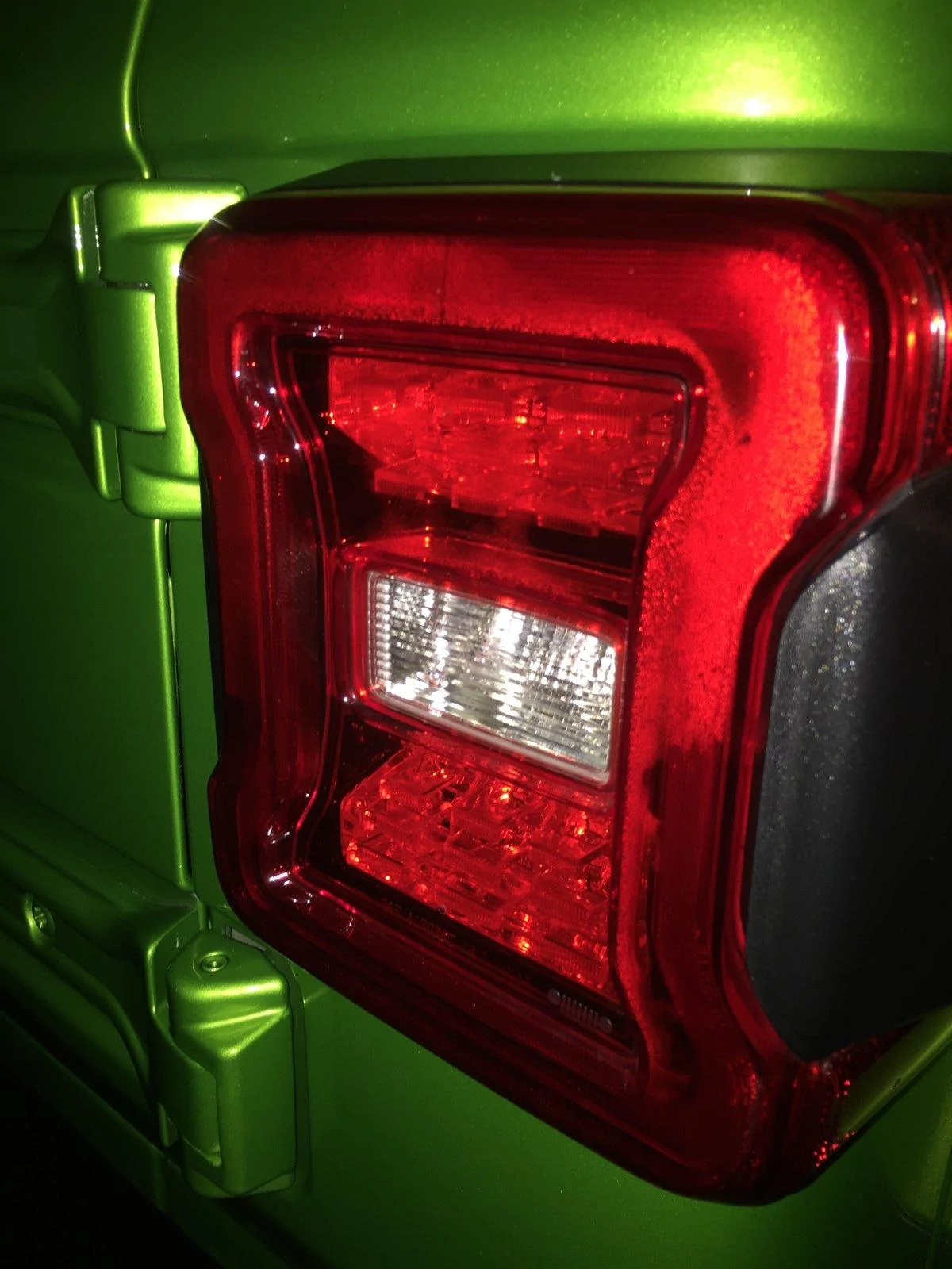 Jeep Wrangler JL Tail light condensation 6ED3E39B-5C68-4564-BDBC-7C611F94C686