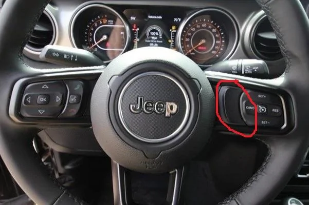 Jeep Wrangler JL Steering Wheel Extra Button Slot? JL wheel extra button