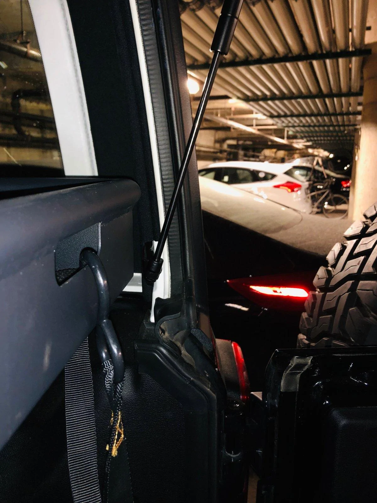Jeep Wrangler JL Advice needed about cargo area shelf IMG_2284