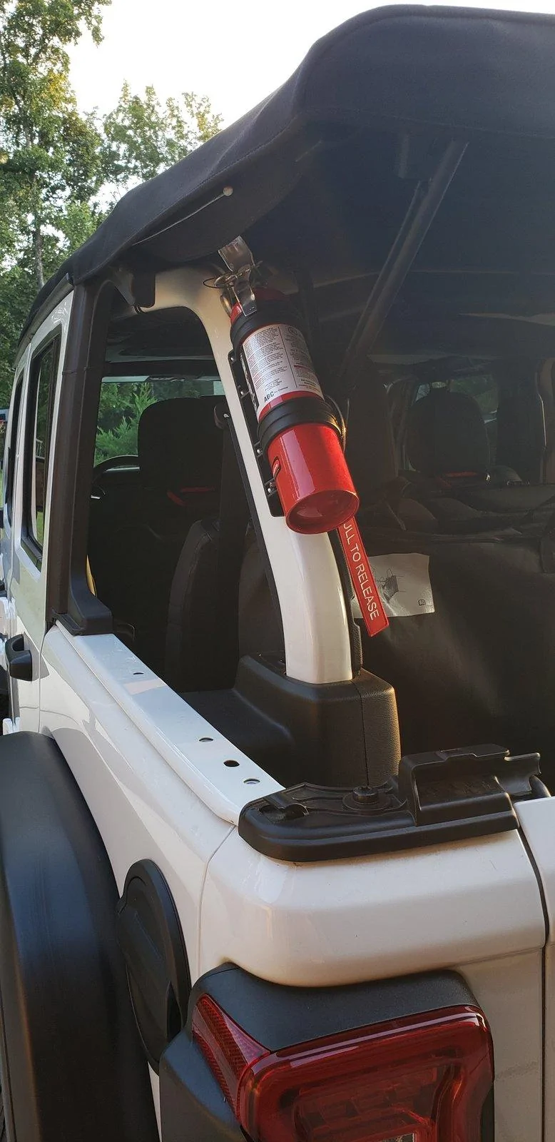 Jeep Wrangler JL Cool Tech H3R Fire Extinguisher Kit 20190621_201217