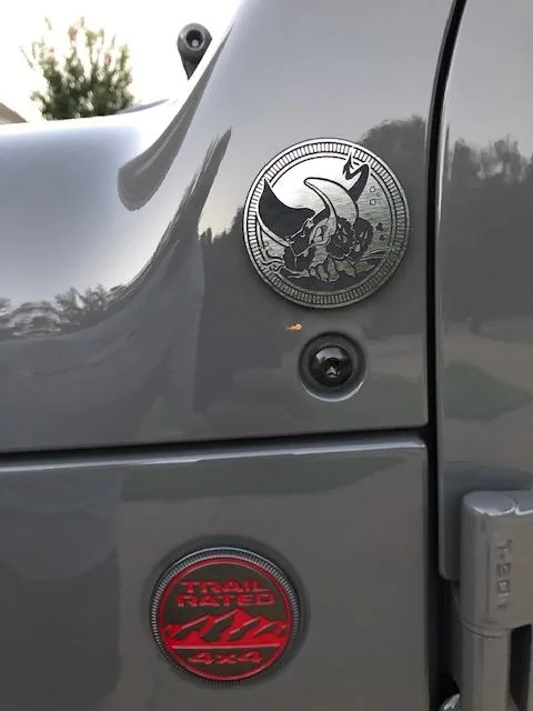 Jeep Wrangler JL Sting-Gray Badges IMG_0887 (1)