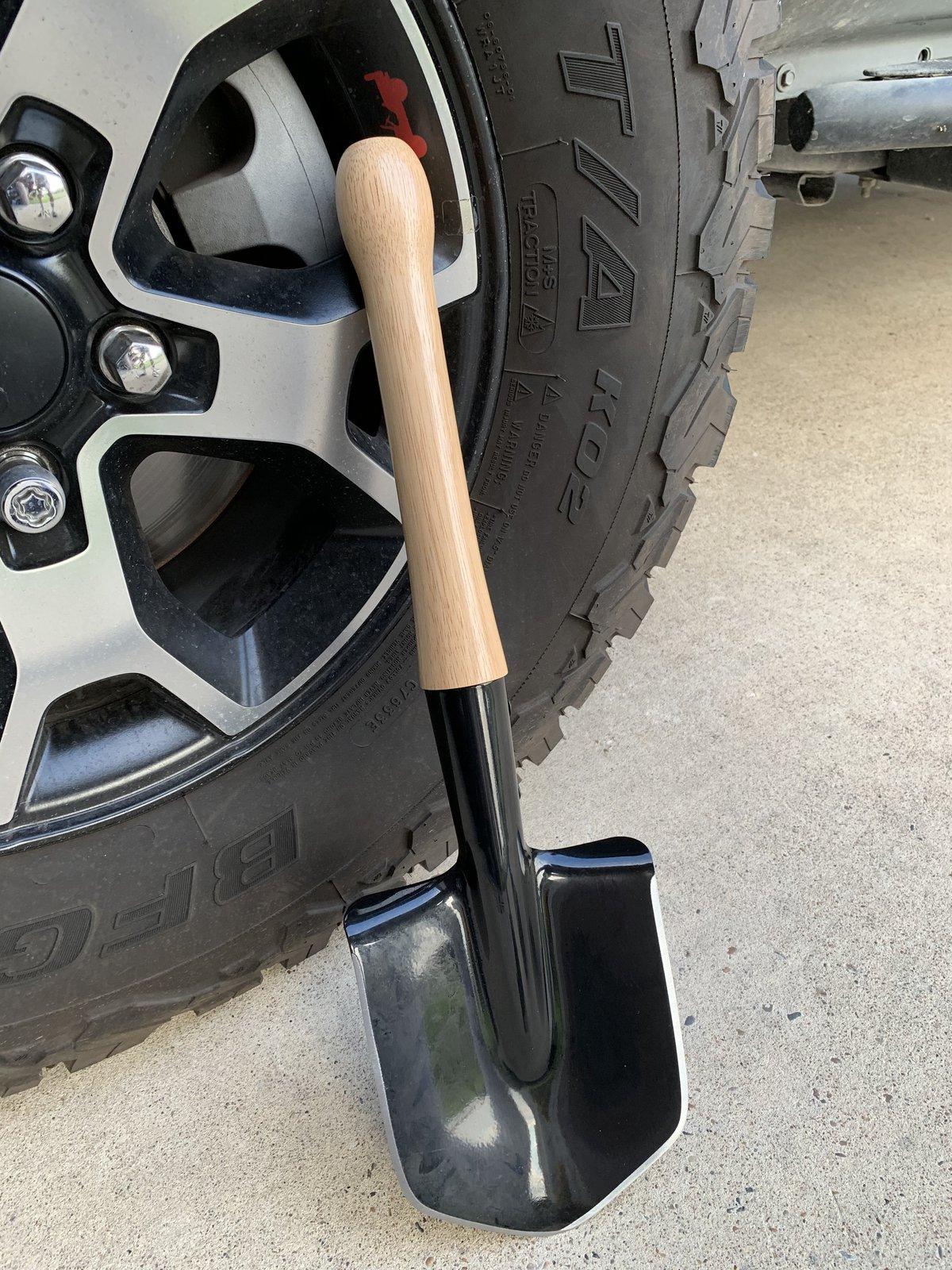 Jeep Wrangler JL Cold Steel Shovel 2642AF22-711F-4F88-AFBF-82E98E27EFD9
