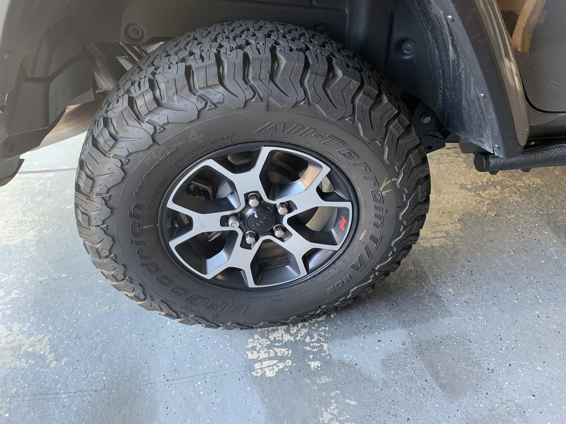 Jeep Wrangler JL Rubicon Wheels and Tires 92E15DE7-68CF-4AD9-8119-F960F7FEA36B