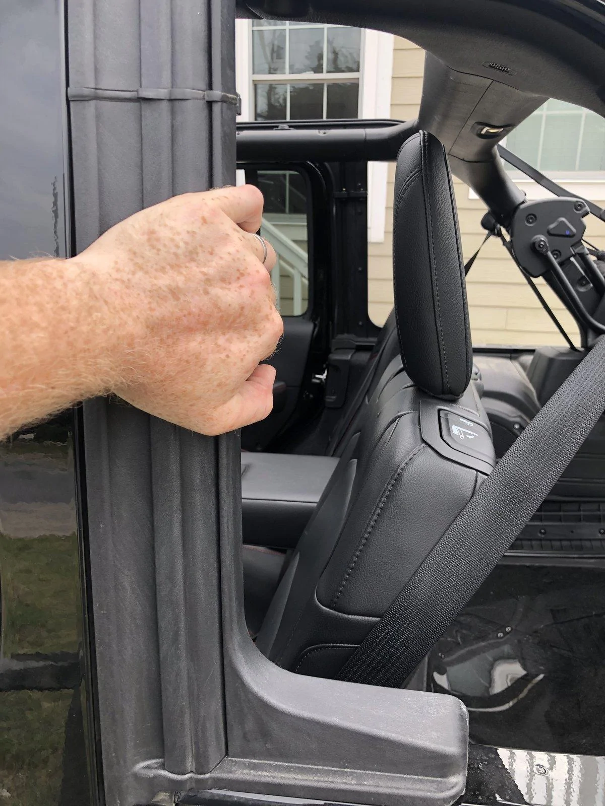 Jeep Wrangler JL 2019 JLU Rubicon Premium Soft top rattling 9F67086C-A035-4D25-9E51-36297DAB2CA5