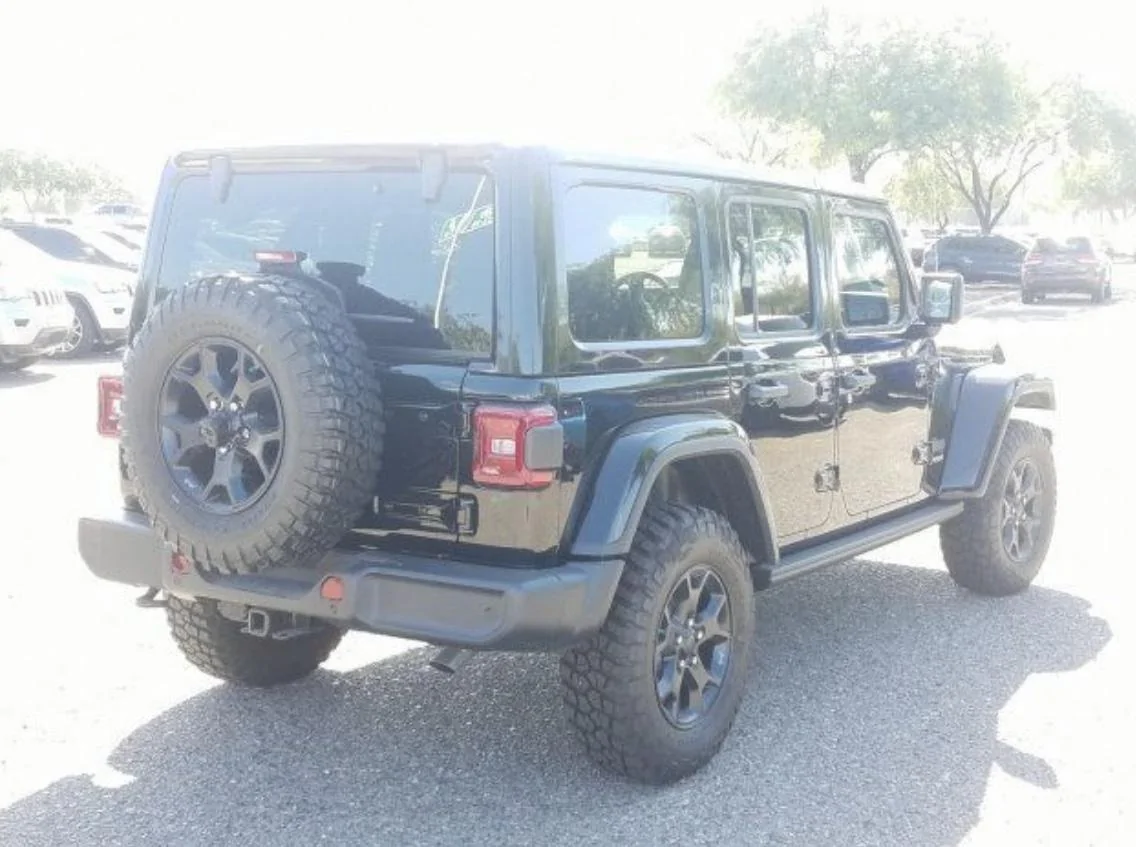 Jeep Wrangler JL 2019 Moab wheels and tires 7B967EB8-81E9-4BE7-9BC5-D2A6055BD9E0