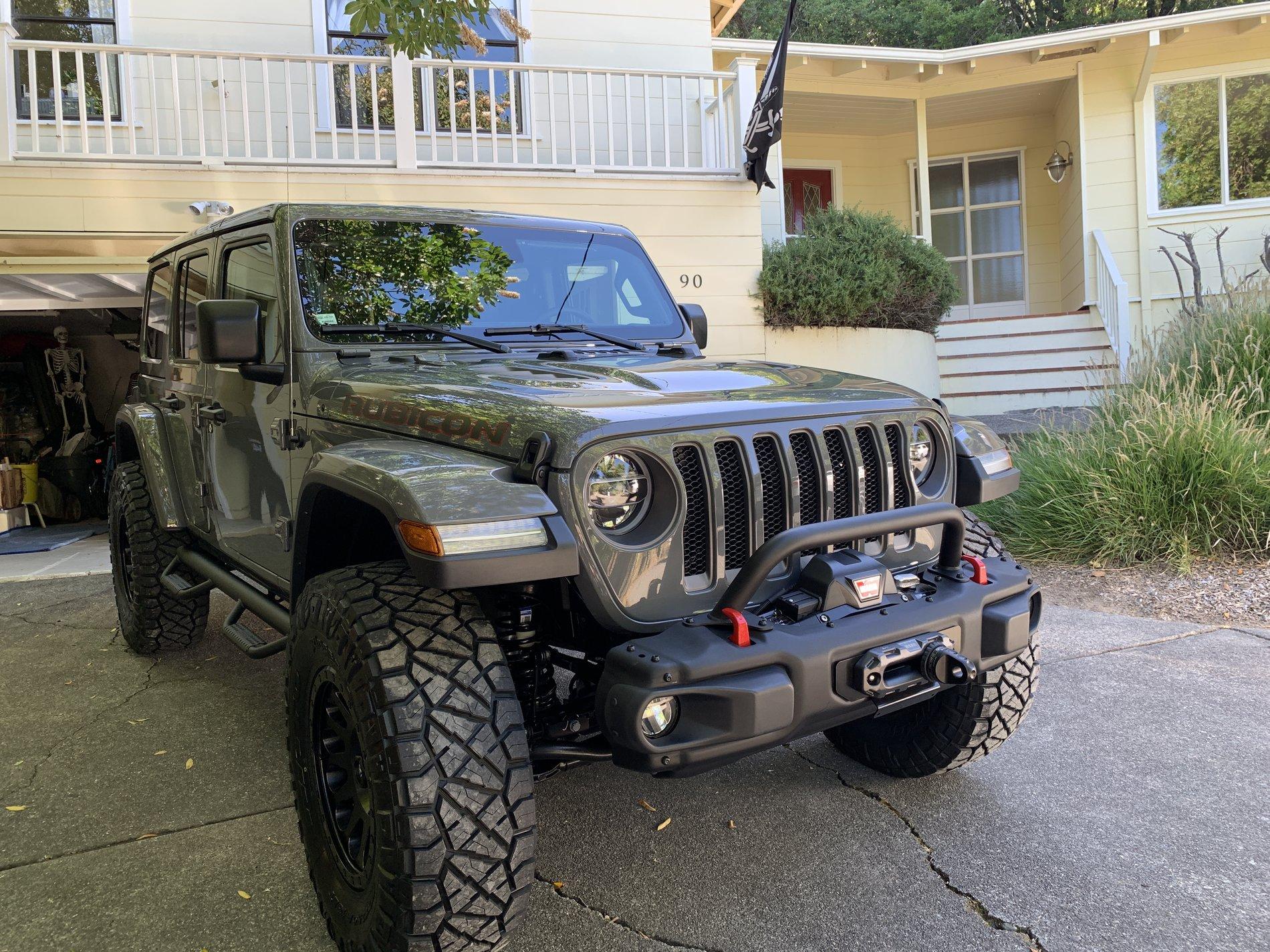 Jeep Wrangler JL Sting gray or black? 2F56586F-78B9-42EA-98BC-20BADD41D401