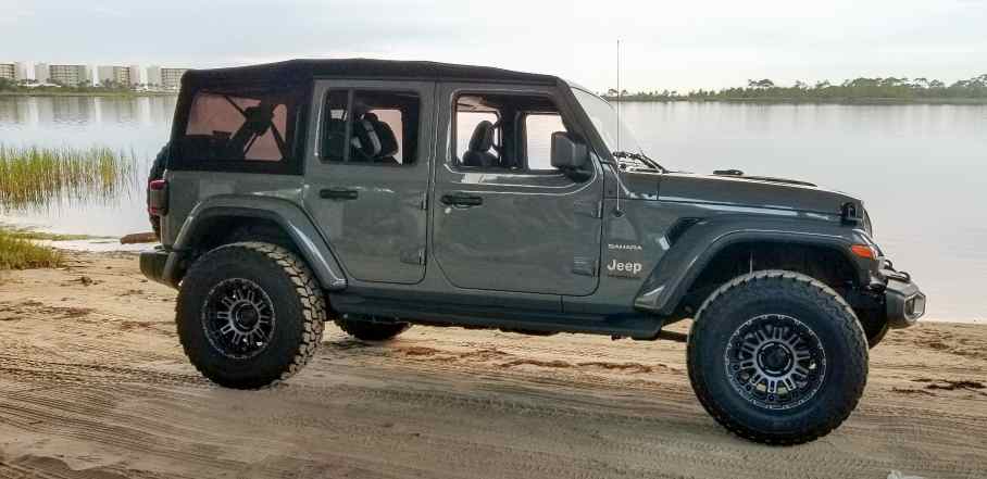 Jeep Wrangler JL Sting gray or black? Resized_LRM_EXPORT_124804609130306_20190628_202412759
