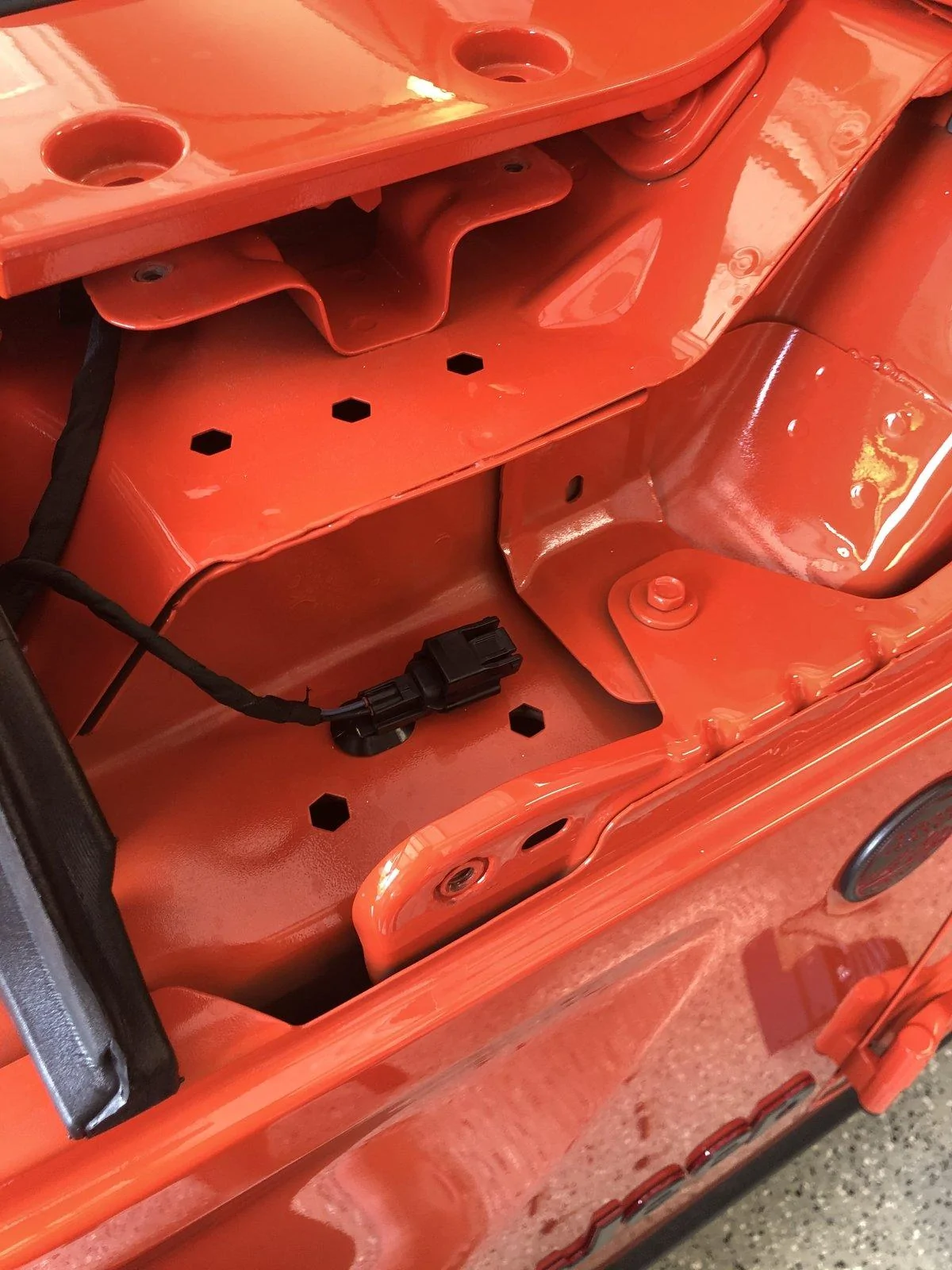 Jeep Wrangler JL Help me identify what this plug is for. 989A9C6B-96FF-4E8C-8299-FF5AB8CBAE2B