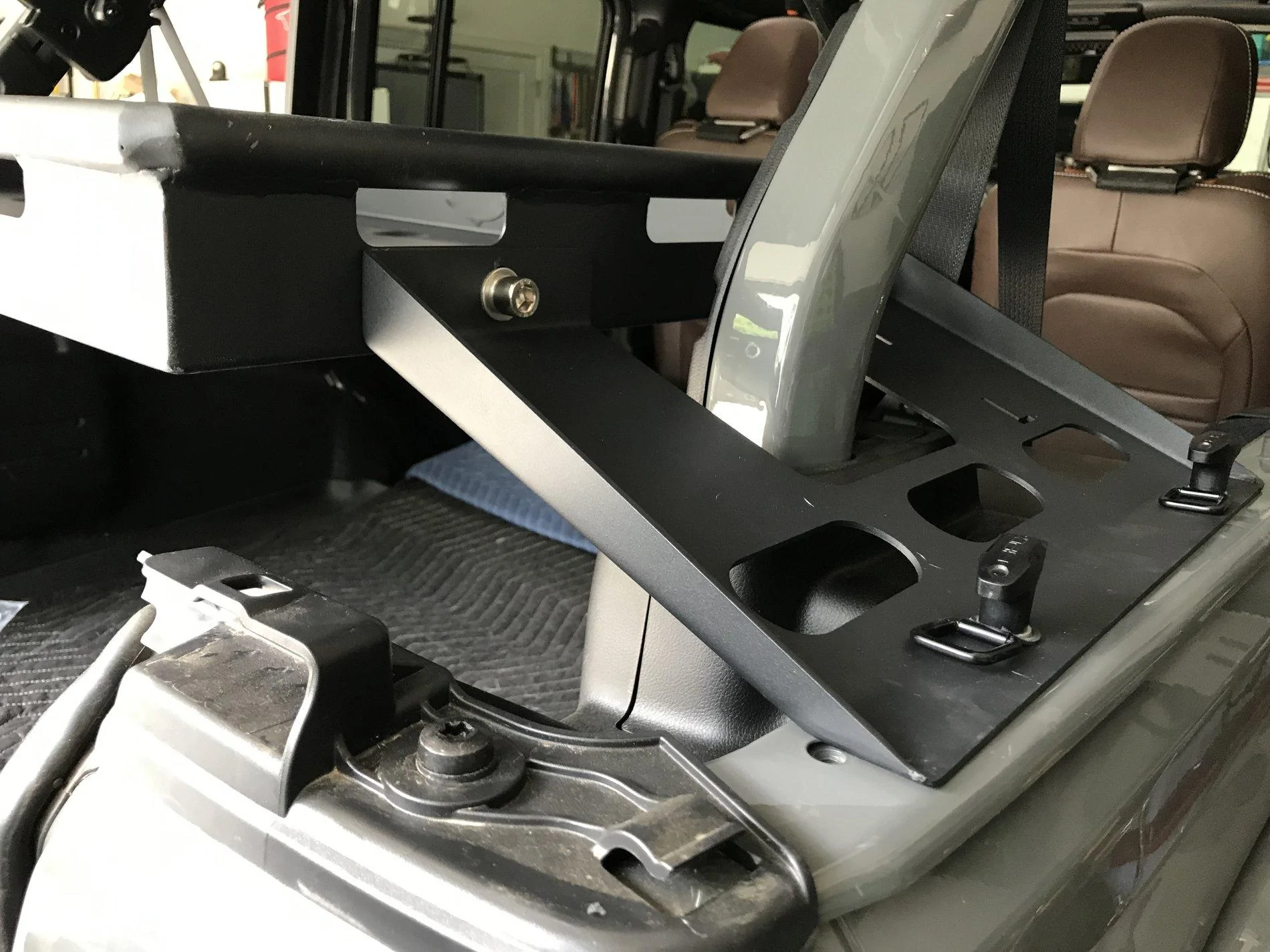 Jeep Wrangler JL Advice needed about cargo area shelf 1332D8FF-4D26-43D5-9508-22084B314C25
