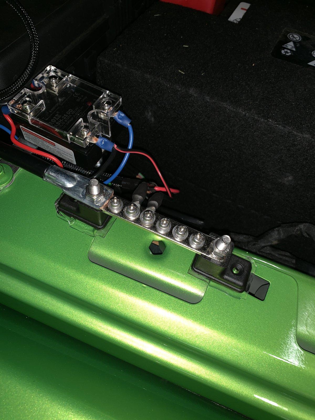 Jeep Wrangler JL Noob aux lights battery question IMG_4963.JPG