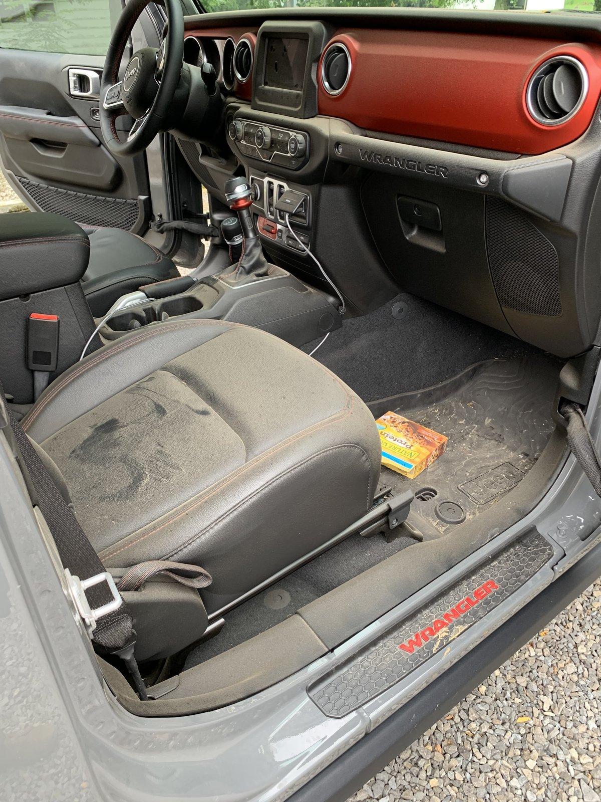 Jeep Wrangler JL Fake door mud needed 521E34A2-D7A3-44FA-8D6D-CD77C16ACC1A
