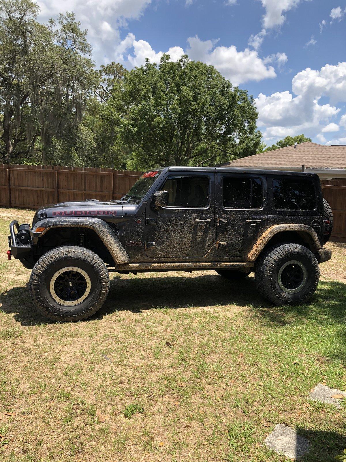 Jeep Wrangler JL Fake door mud needed 1E95CF6A-CD3D-4D83-AC20-186CCCC73099