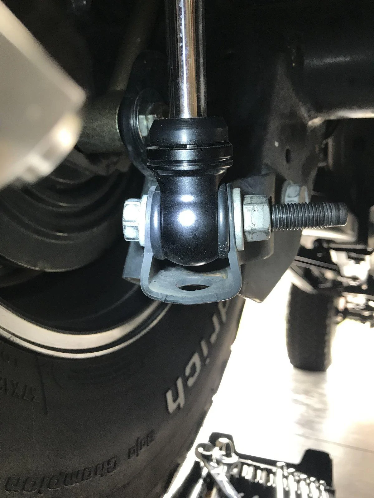 Jeep Wrangler JL Fox 2.0 IFP shock install question IMG_5606