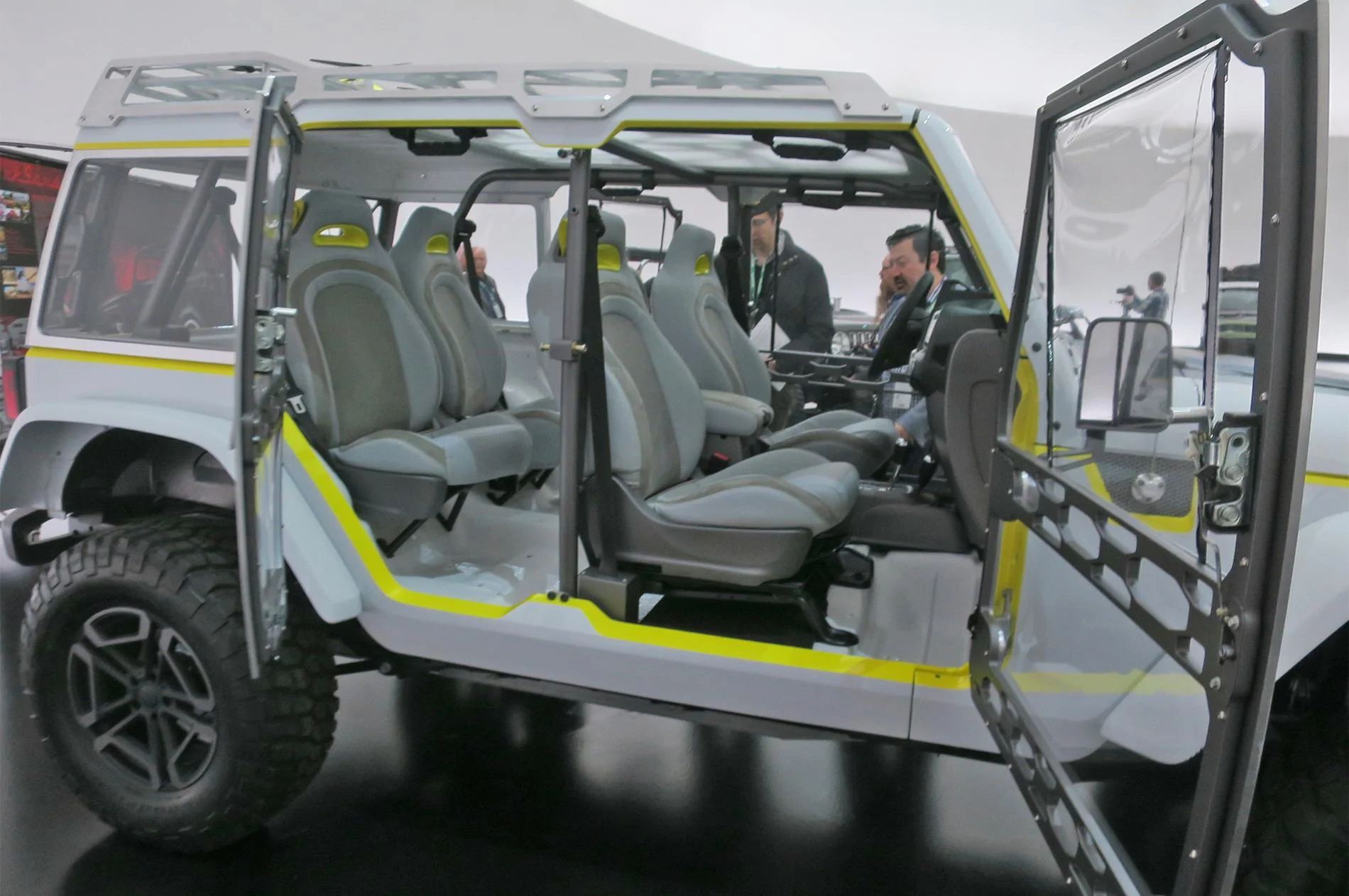 Jeep Wrangler JL 2018 Wish List 2017-Moab-Easter-Jeep-Safari-Wrangler-Safariinterior-vi