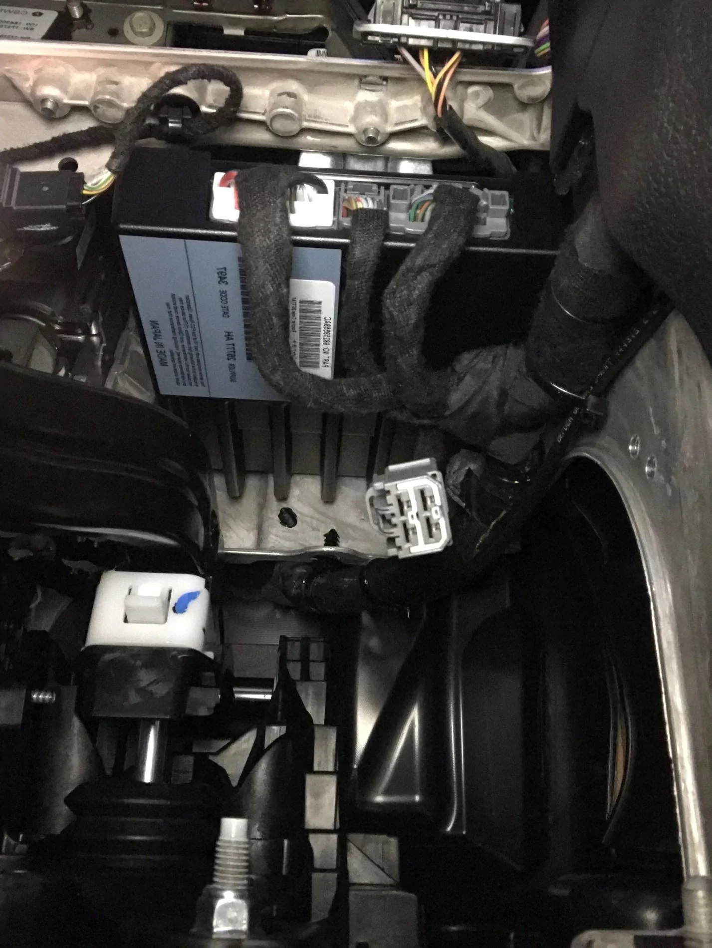 Jeep Wrangler JL Hitch Bcontrollerconnector