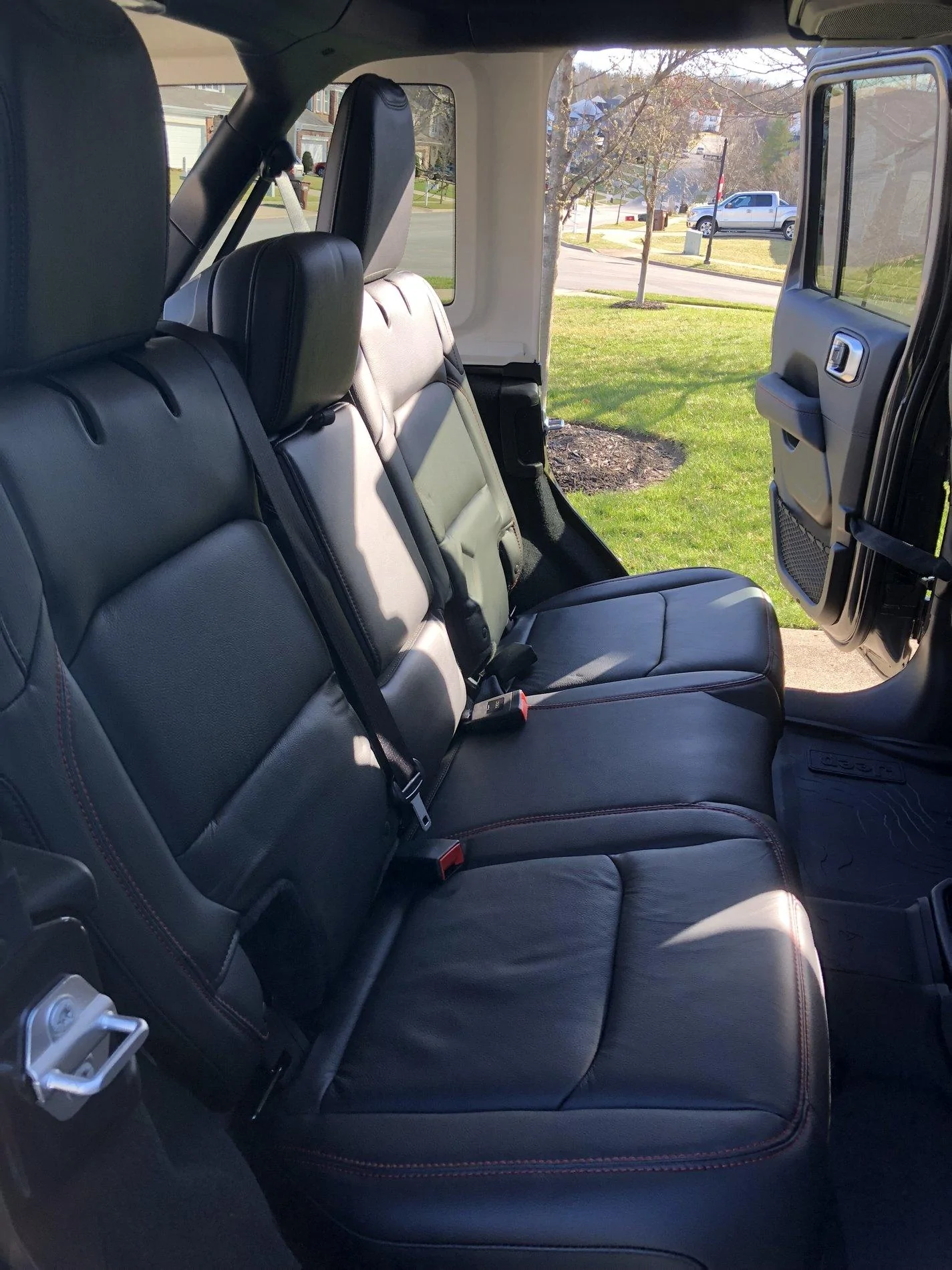 Jeep Wrangler JL GRANITE CRYSTAL METALLIC Wrangler JL Club 635B7102-DA2A-46BD-9C53-3A21F8463D64