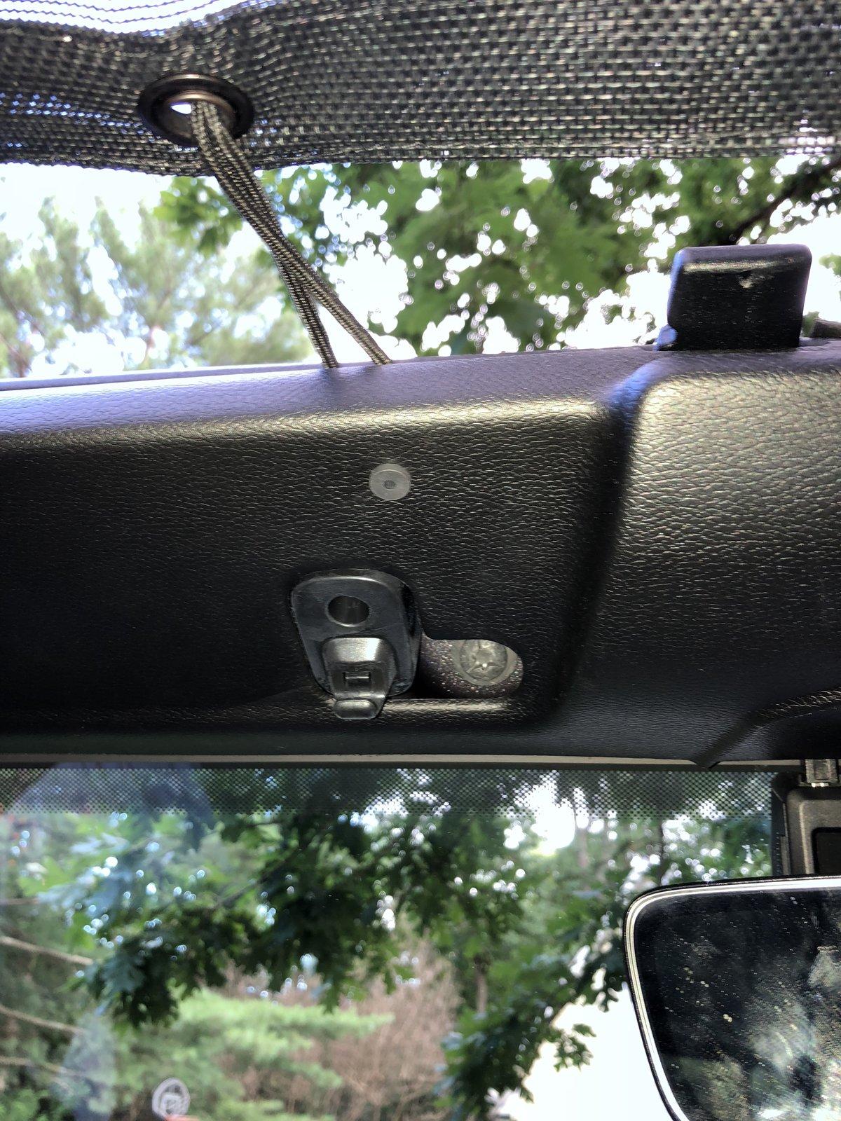 Jeep Wrangler JL Problem with Alien Sun Shade IMG_9213