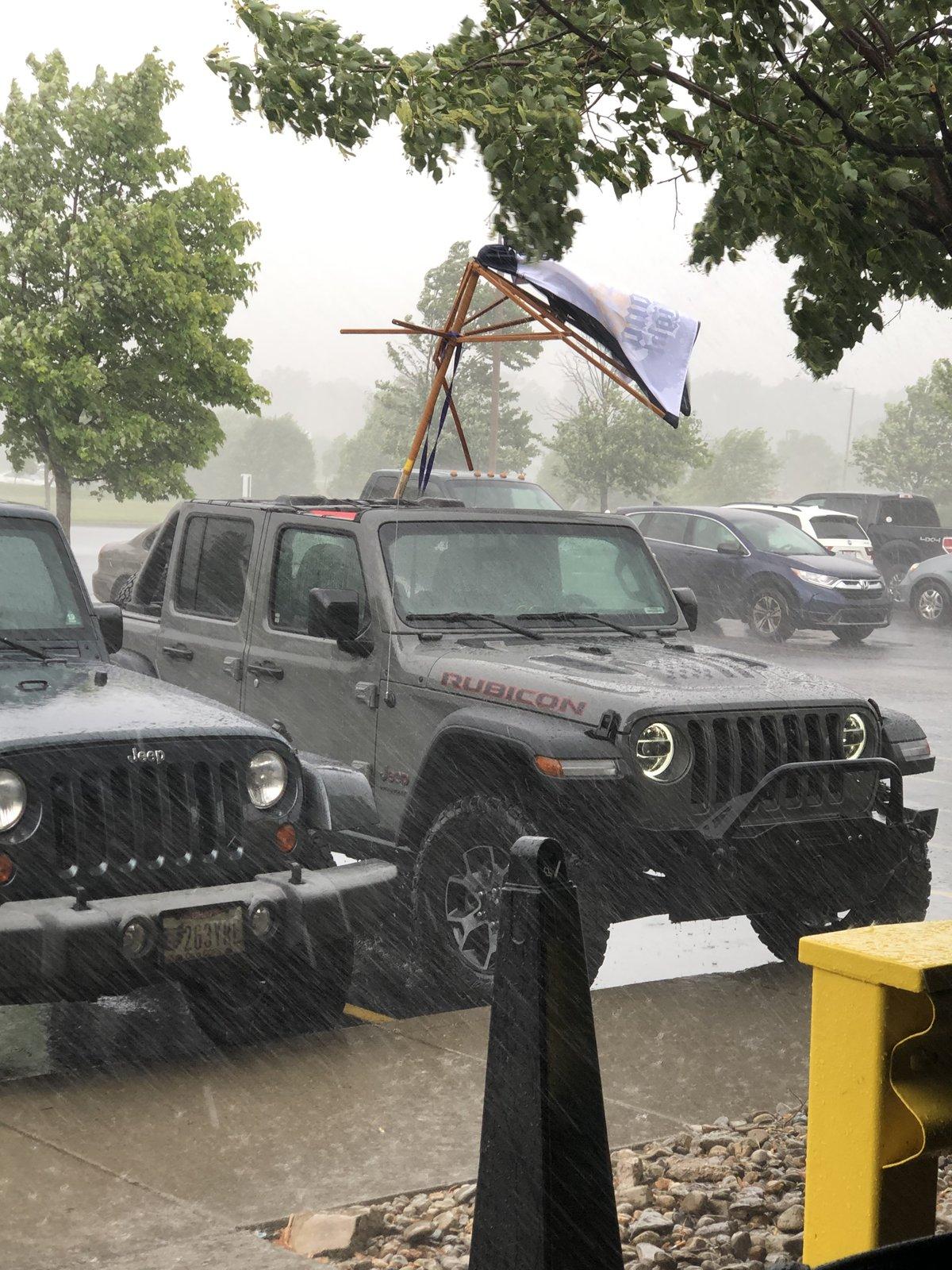 Jeep Wrangler JL Caught in the rain B6CFFDA2-2EF9-4DF6-B282-4279F307FE7A