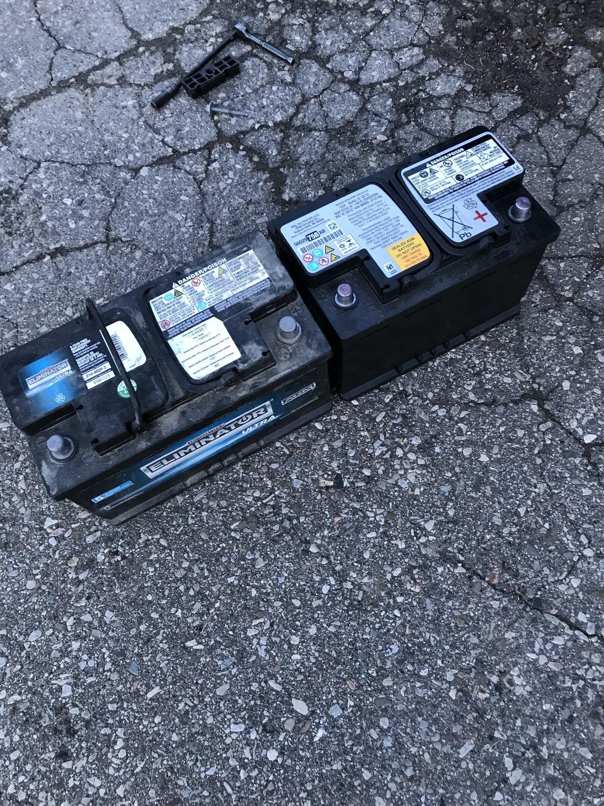 Jeep Wrangler JL Overlanding battery 66731827-EC99-44C8-BD07-8C6C3FBA0268